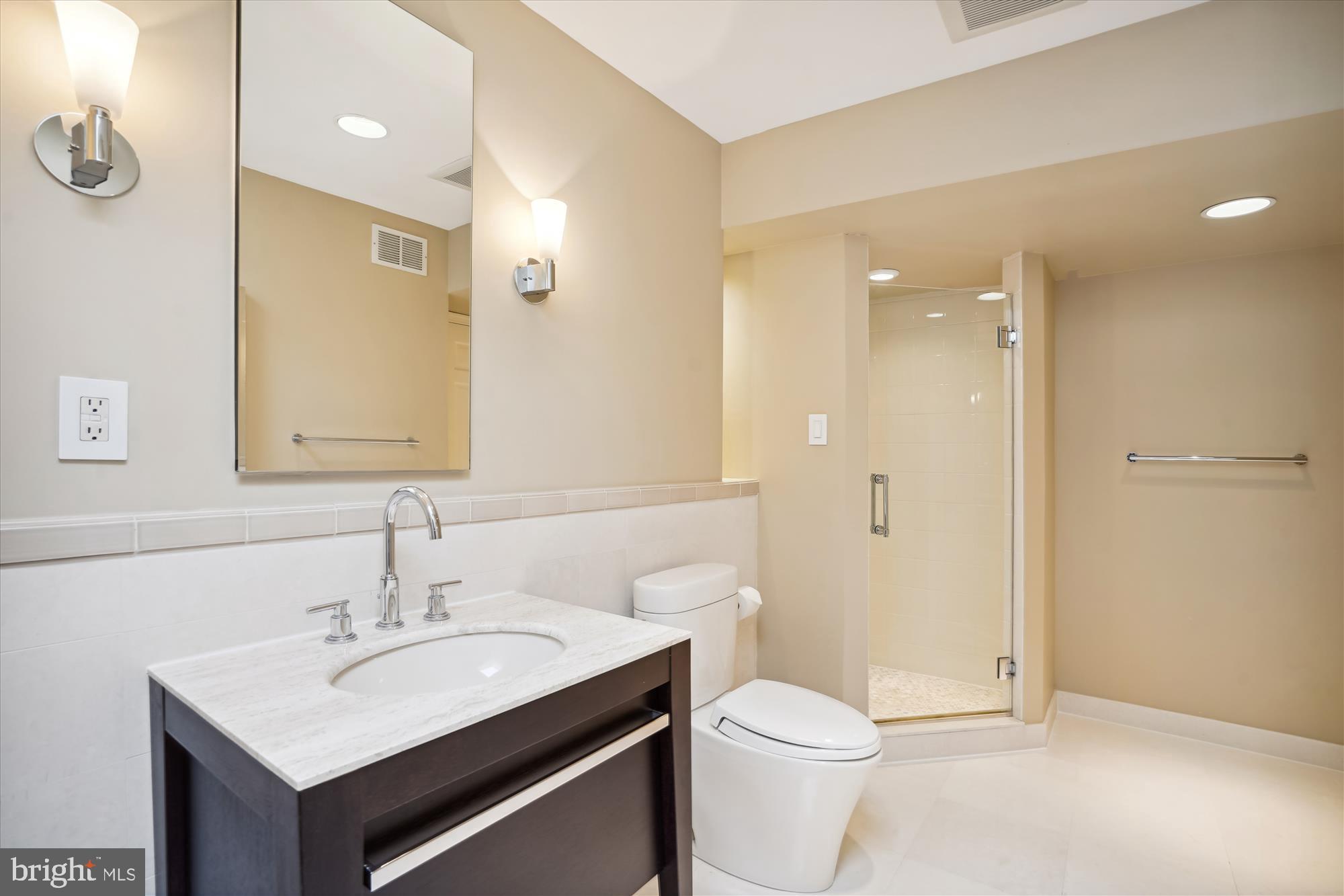 OLD TOWN ALEXANDRIA - Residential