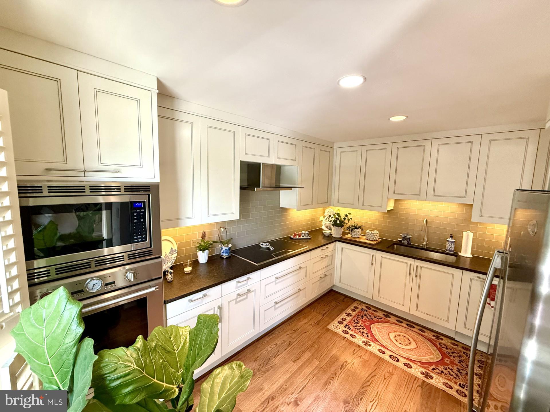 OLD TOWN ALEXANDRIA - Residential