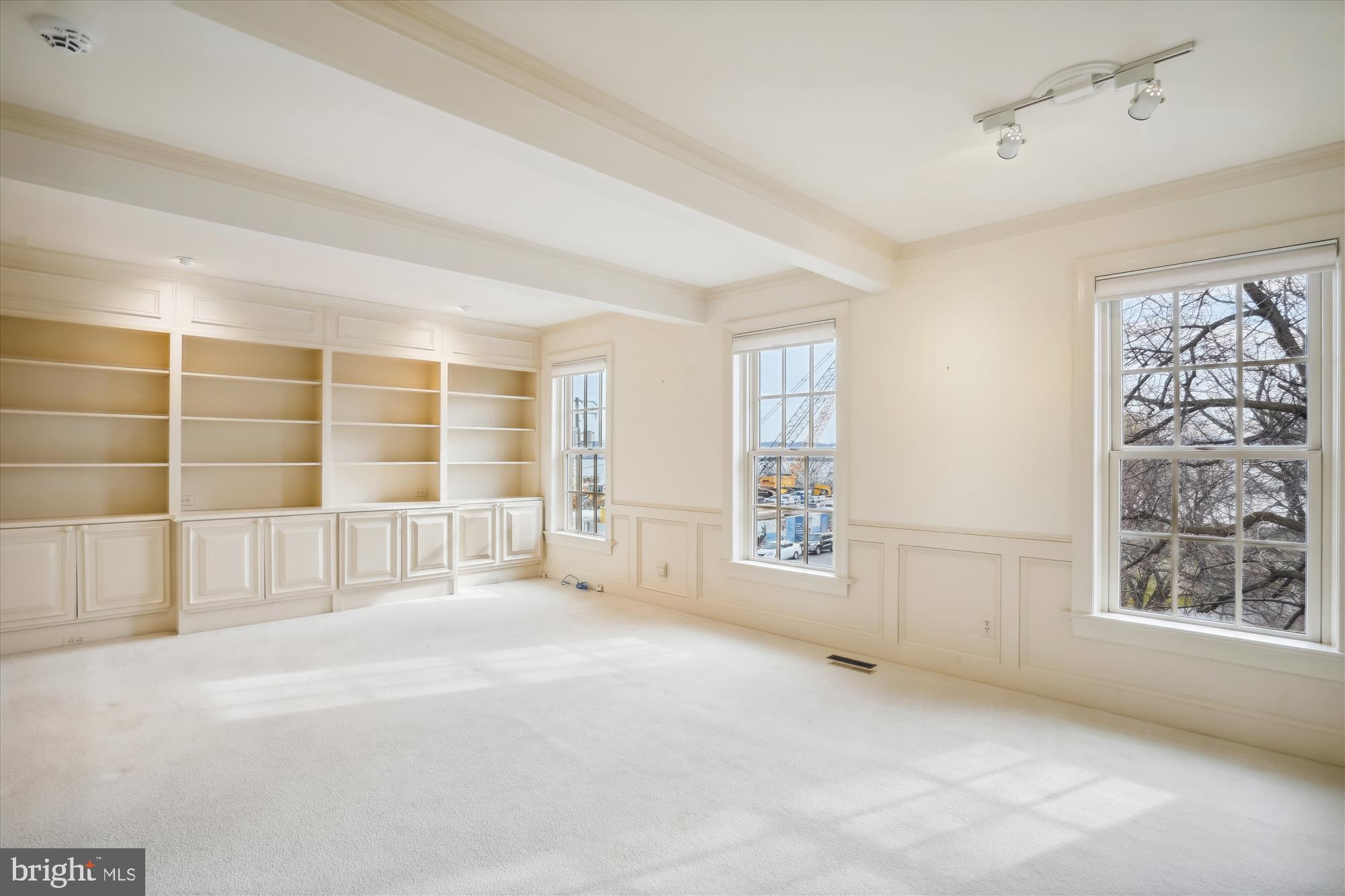 OLD TOWN ALEXANDRIA - Residential