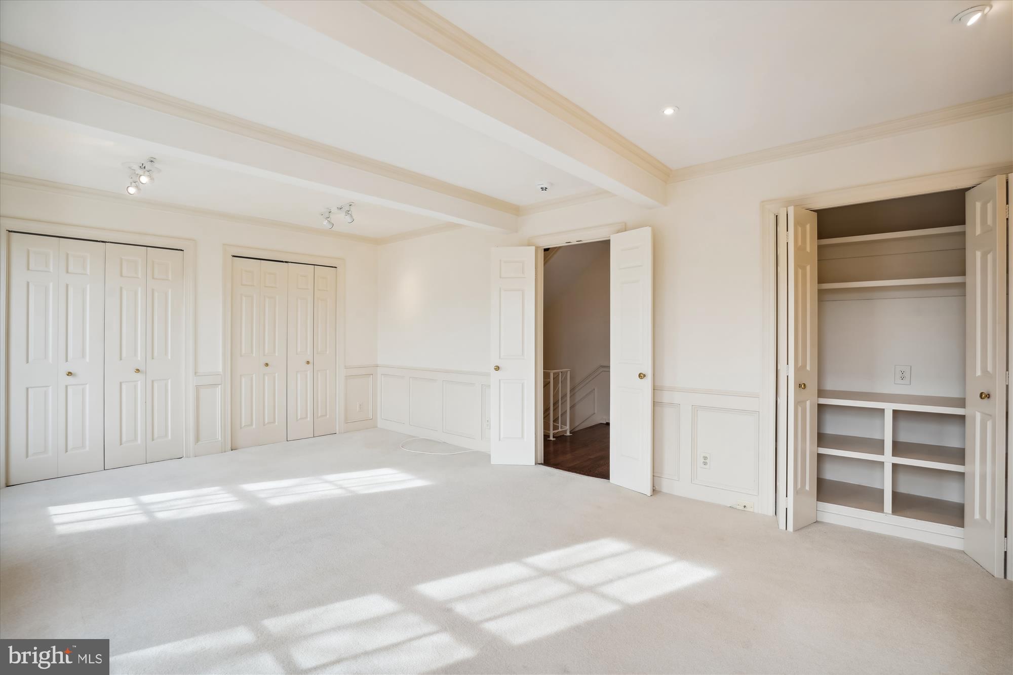 OLD TOWN ALEXANDRIA - Residential