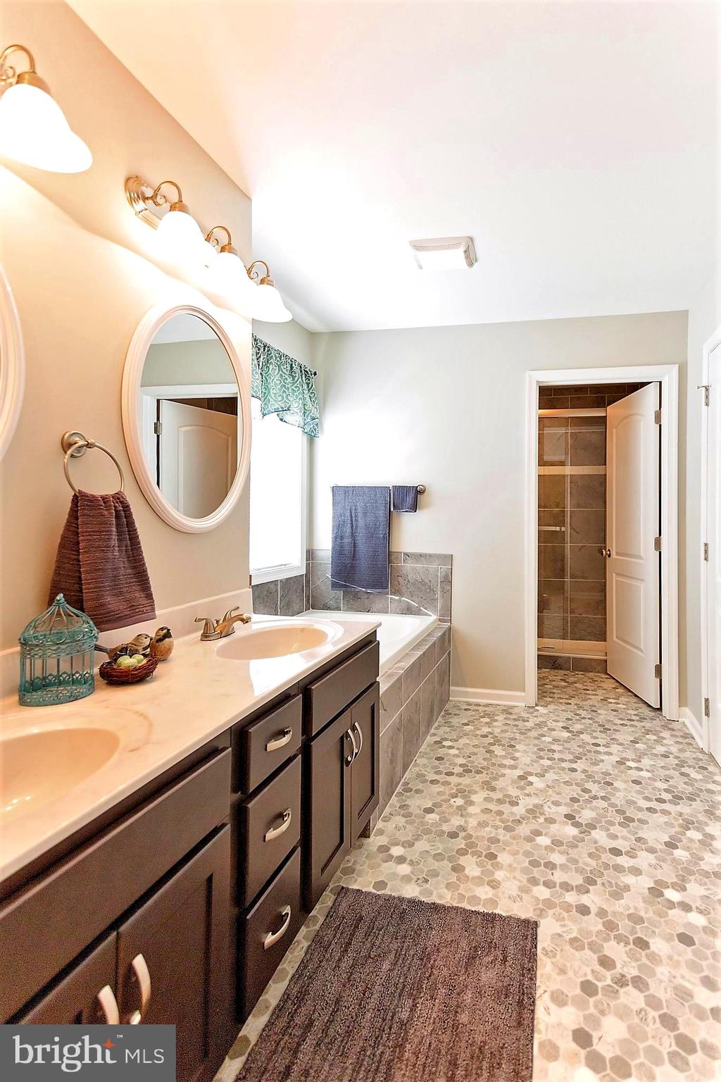 RED HILL - Residential