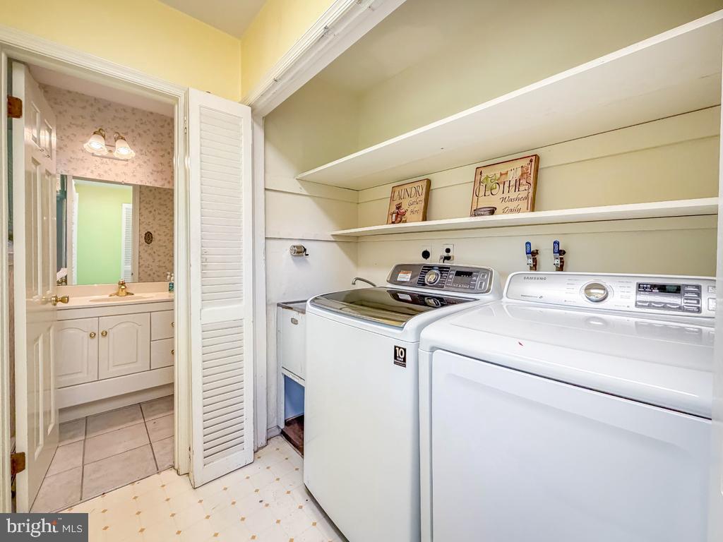 PARK TOWN ESTATES - Residential