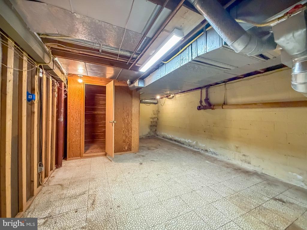 PARK TOWN ESTATES - Residential