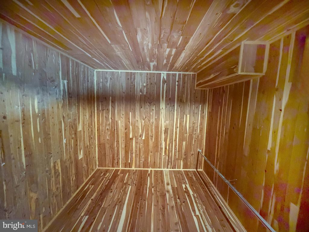 PARK TOWN ESTATES - Residential