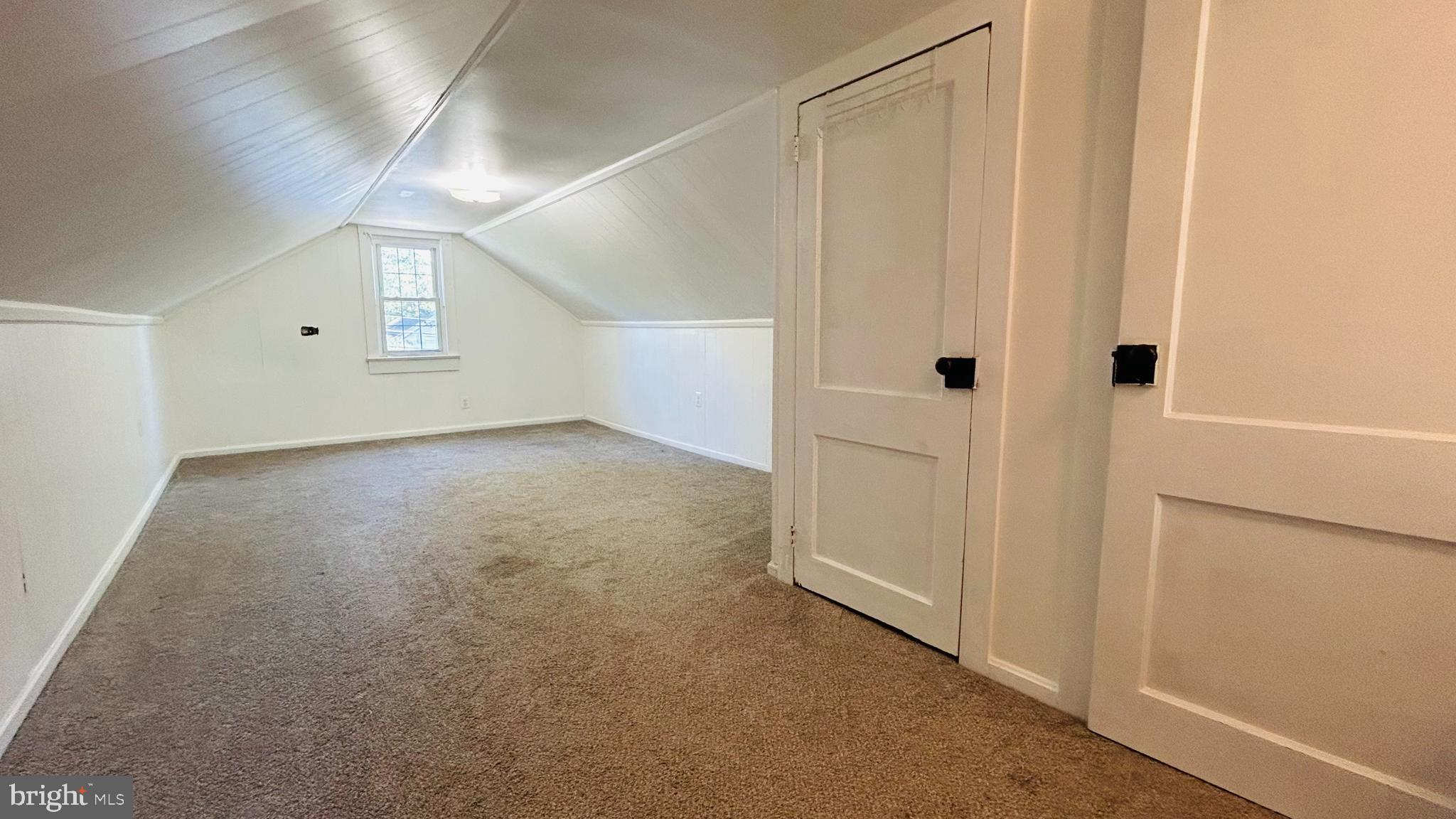 COURTLAND HEIGHTS - Residential Lease