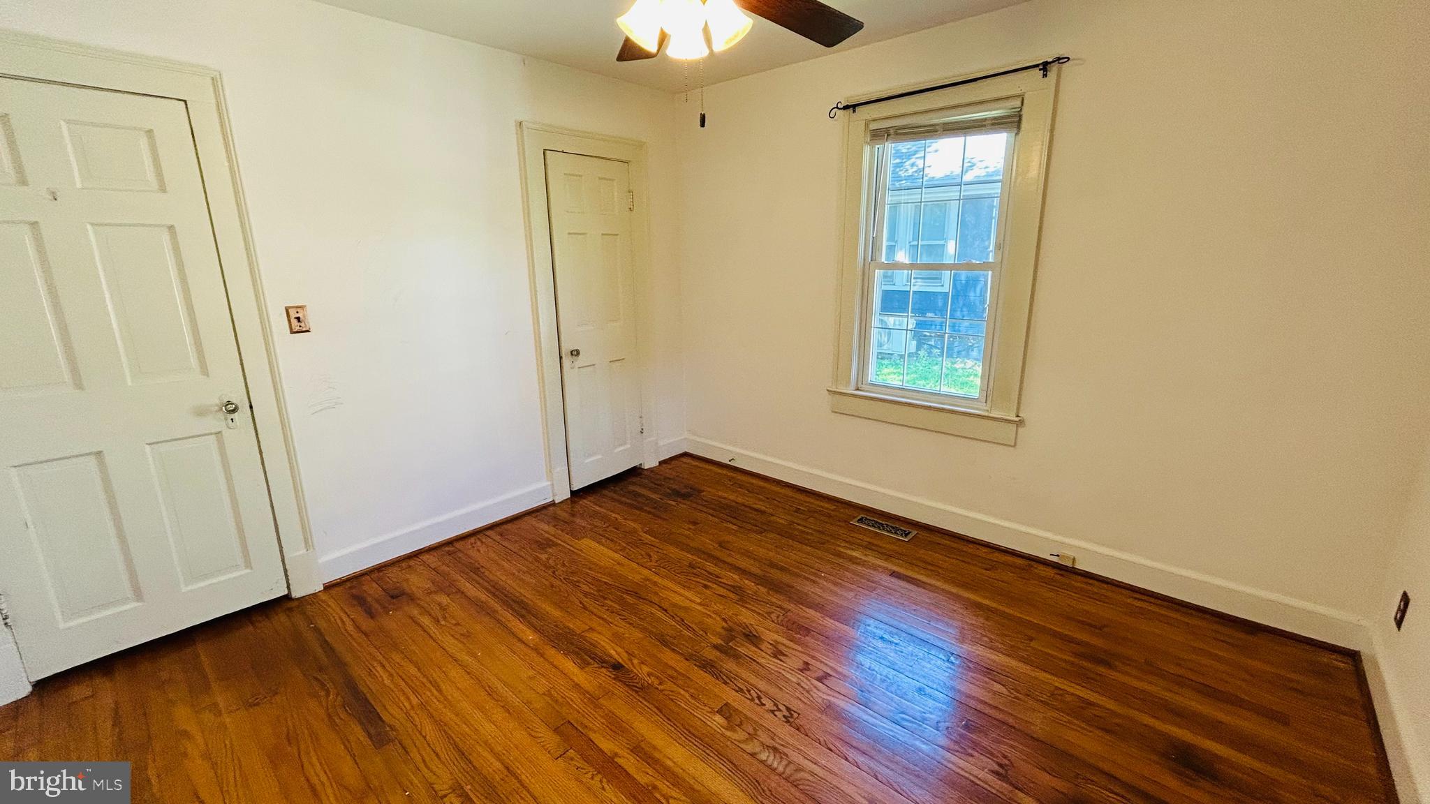 COURTLAND HEIGHTS - Residential Lease