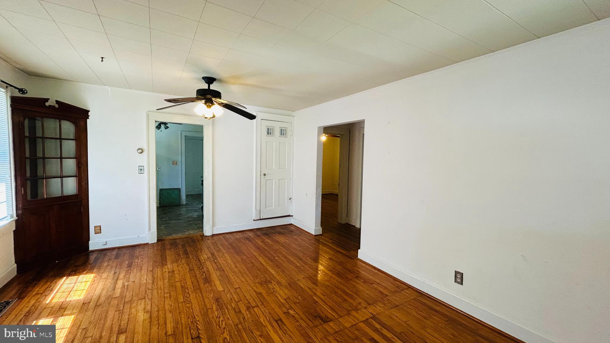 COURTLAND HEIGHTS - Residential Lease