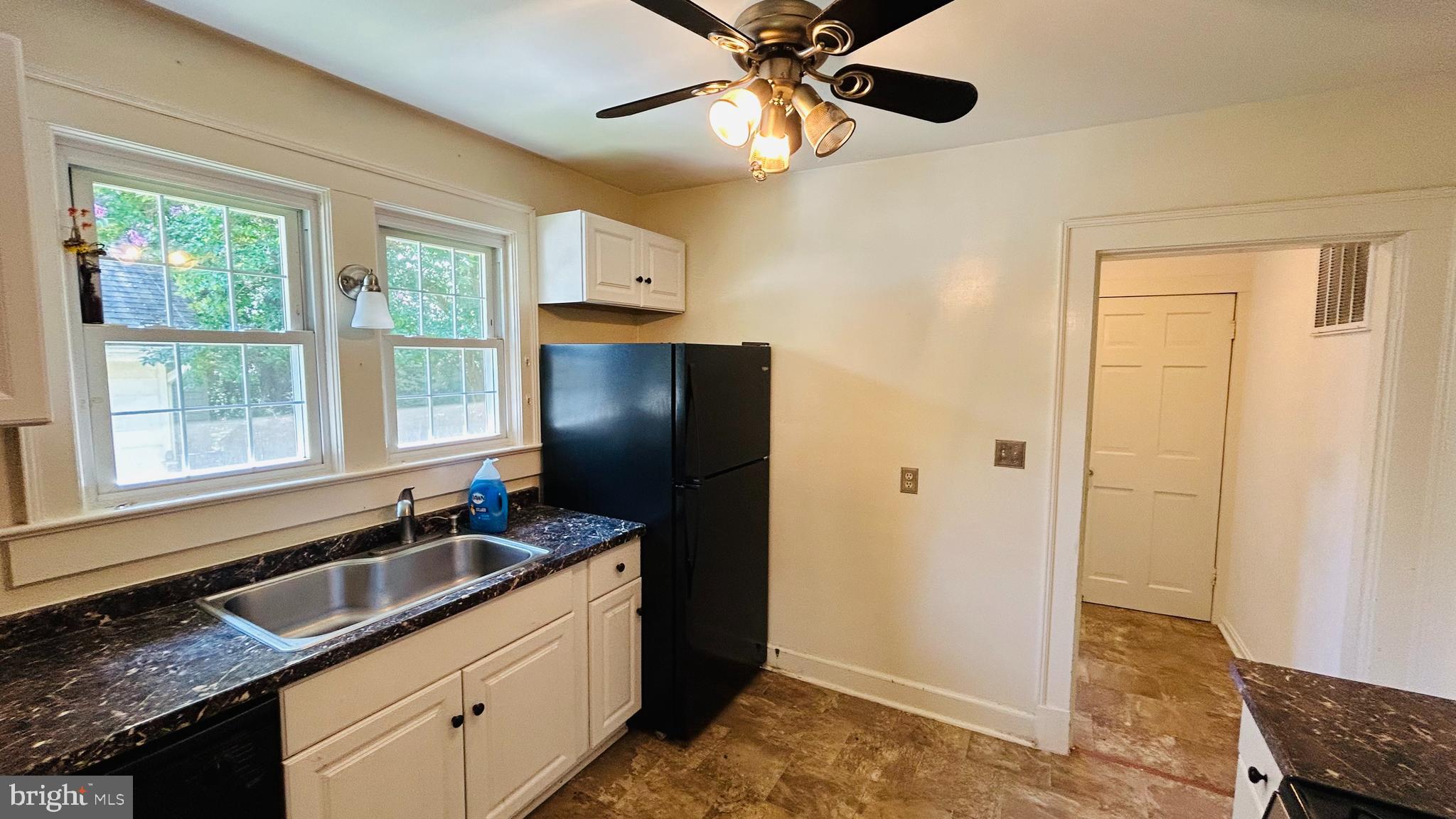 COURTLAND HEIGHTS - Residential Lease