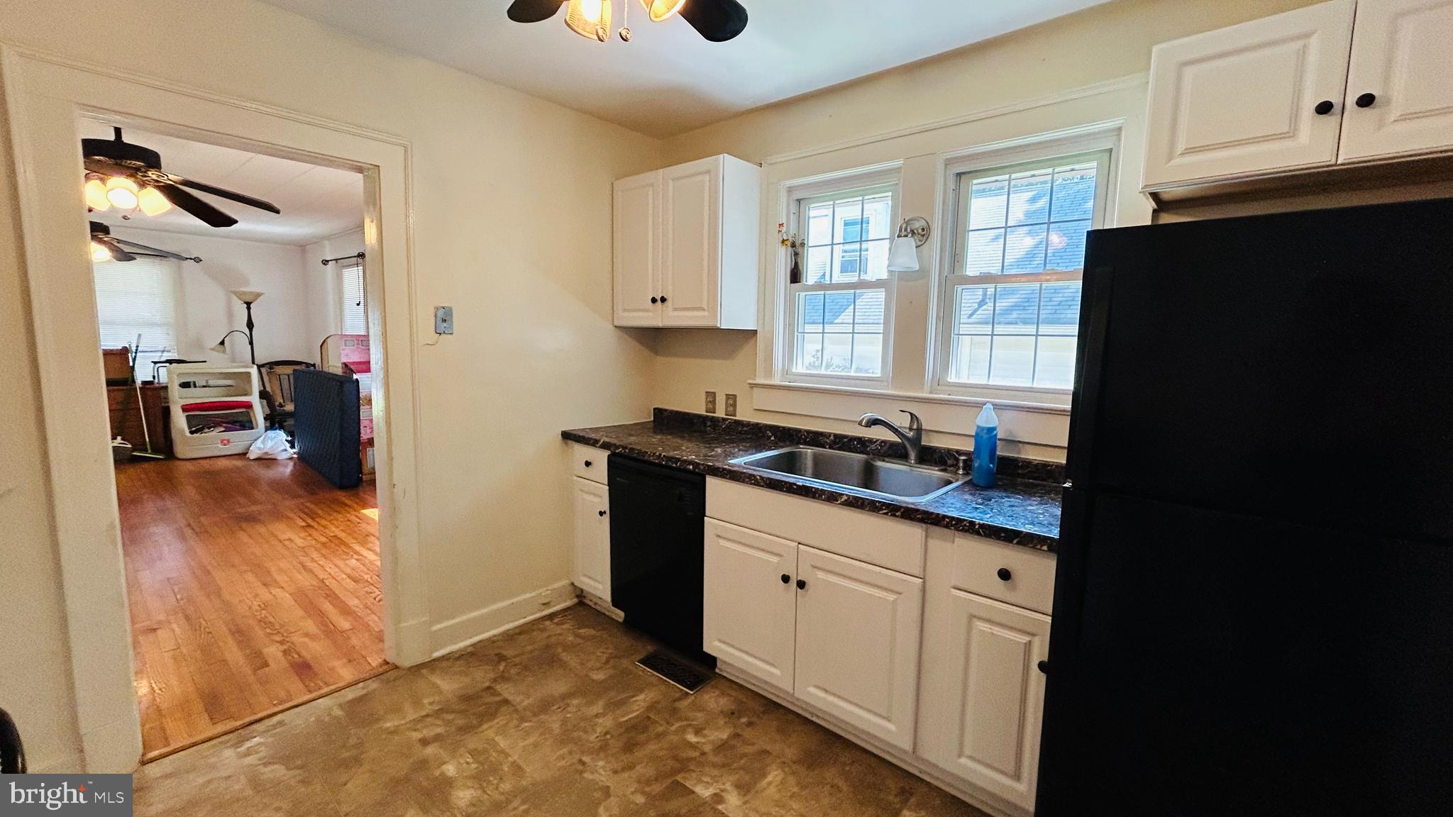 COURTLAND HEIGHTS - Residential Lease