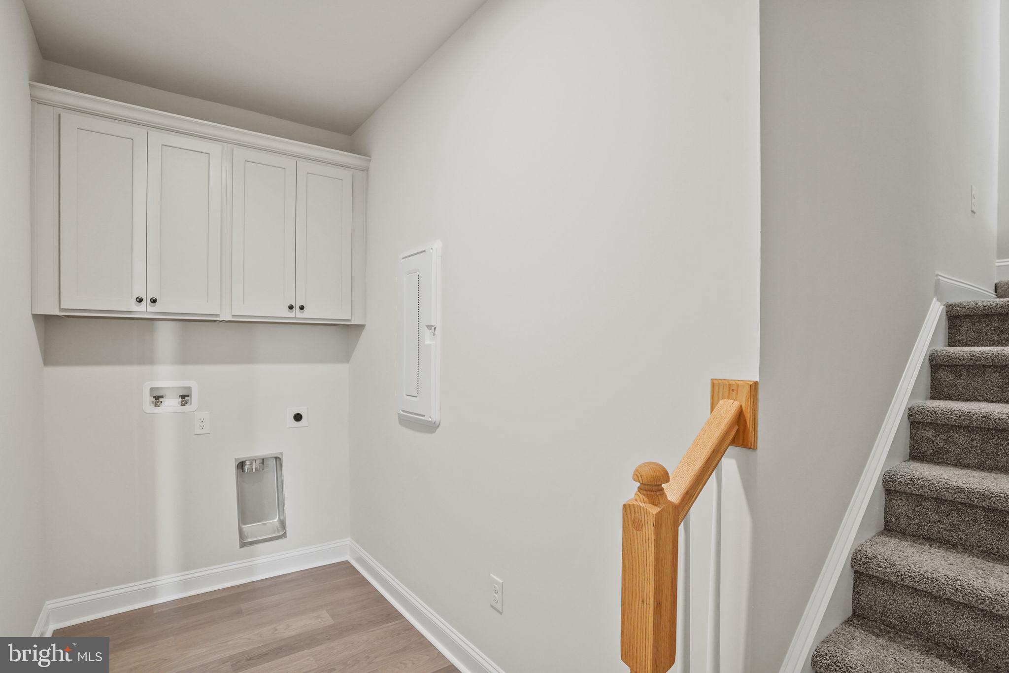 CAPTAINS WAY - Residential