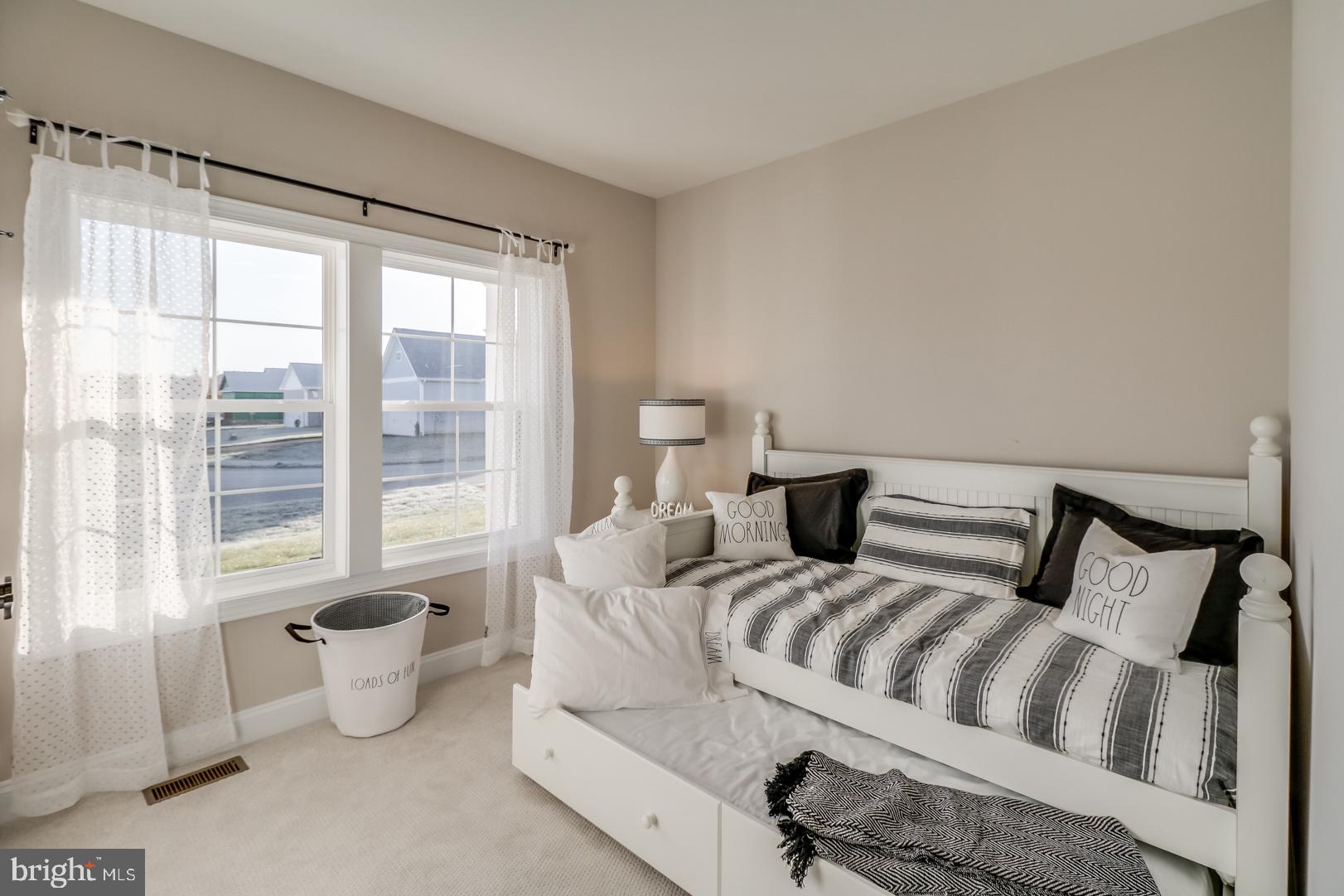 CAPTAINS WAY - Residential