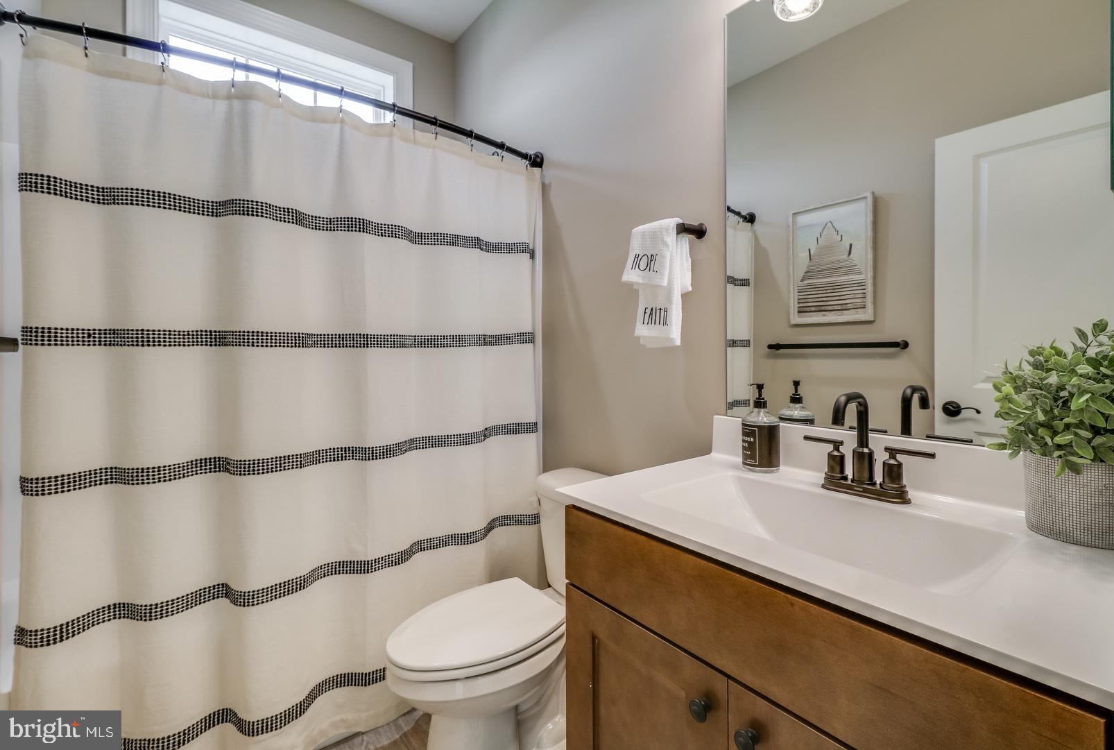 CAPTAINS WAY - Residential