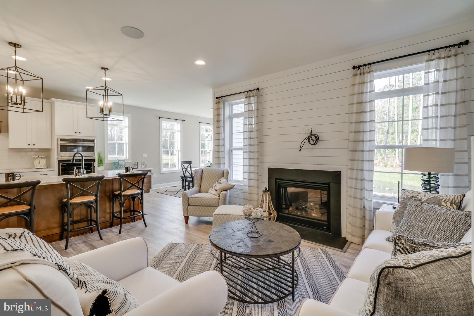 CAPTAINS WAY - Residential