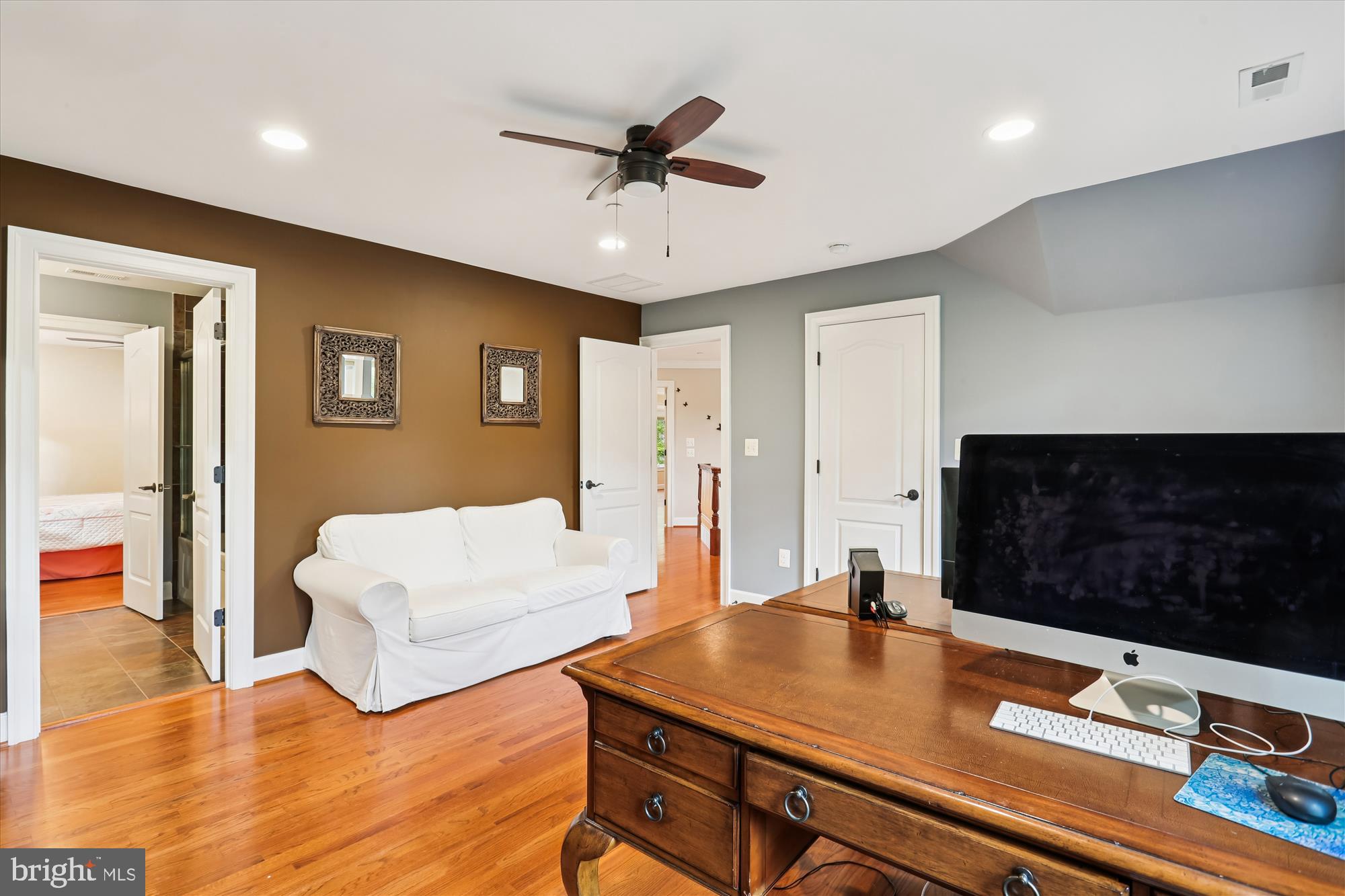 JAMES CREEK - Residential