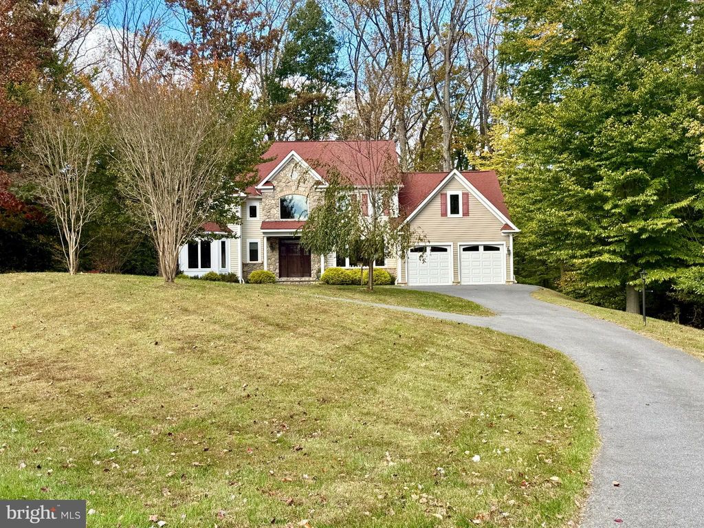 Photo of 18444 Forest Crossing Court, OLNEY, MD 20832 (MLS # MDMC2205142)