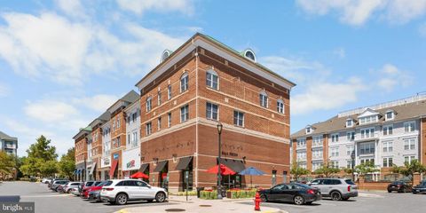 Photo of 302 King Farm Boulevard #30208, ROCKVILLE, MD 20850 (MLS # MDMC2195528)