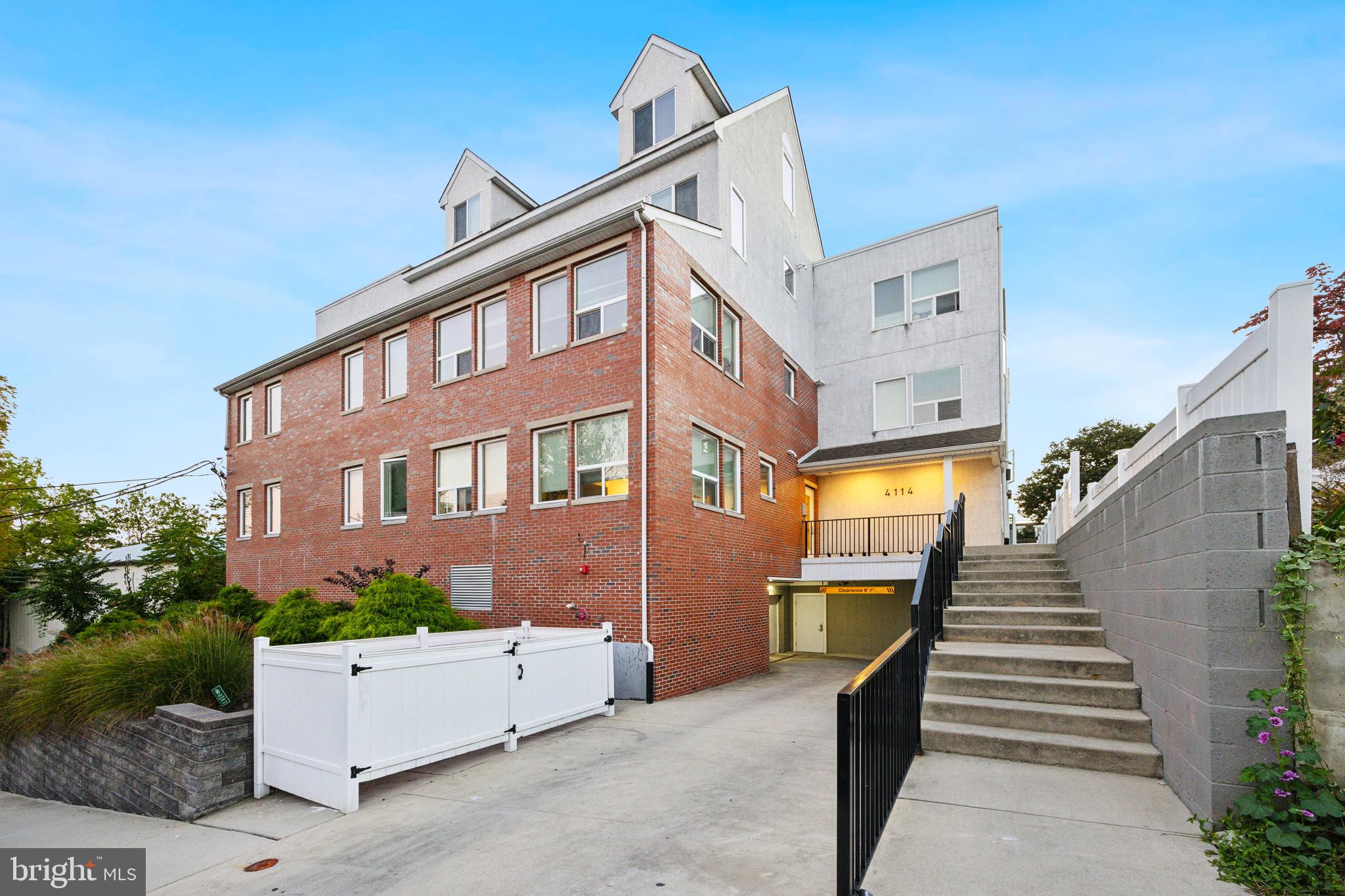 ROXBOROUGH - Residential Lease