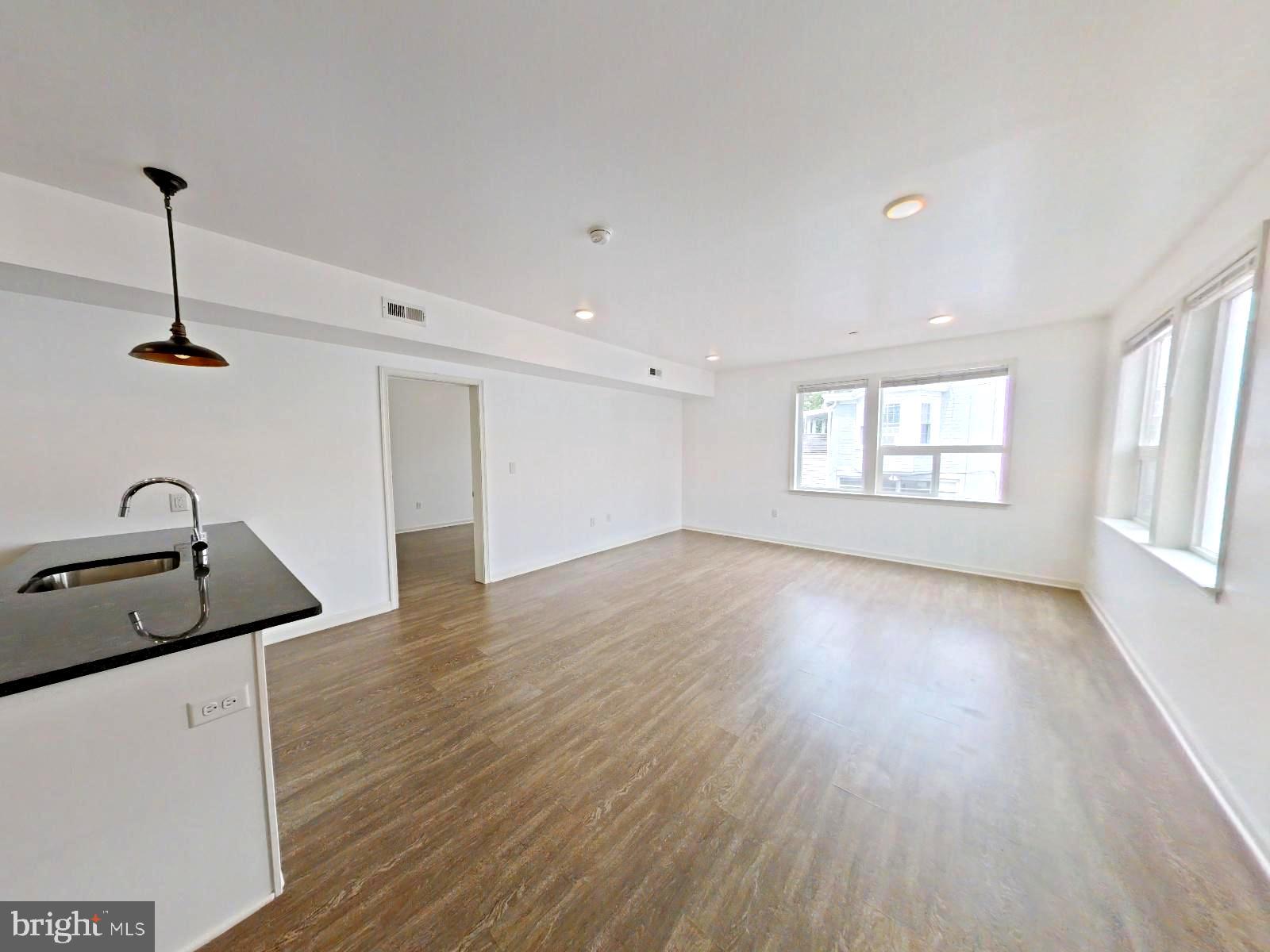 ROXBOROUGH - Residential Lease