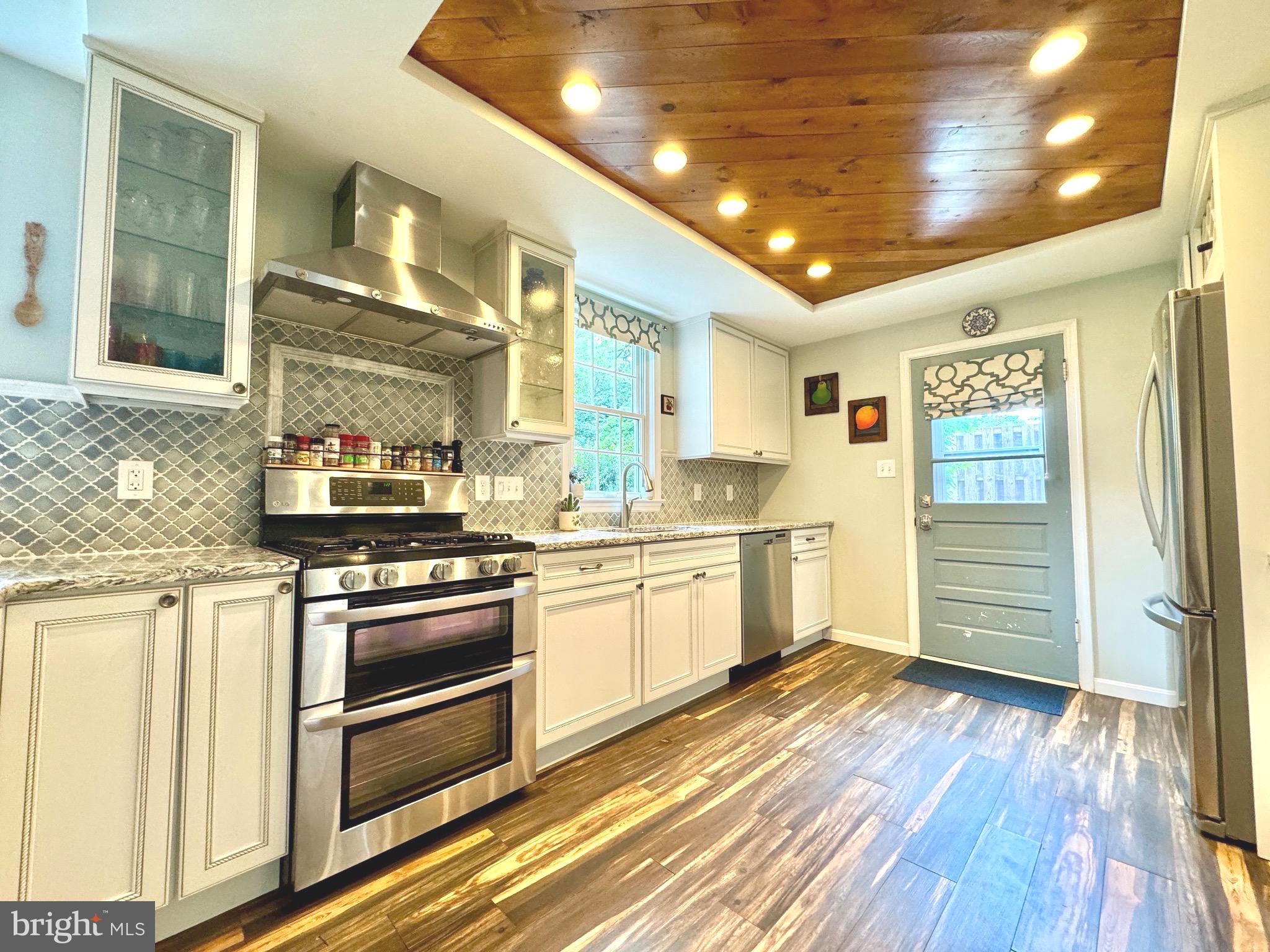 FALLS HILL - Residential Lease