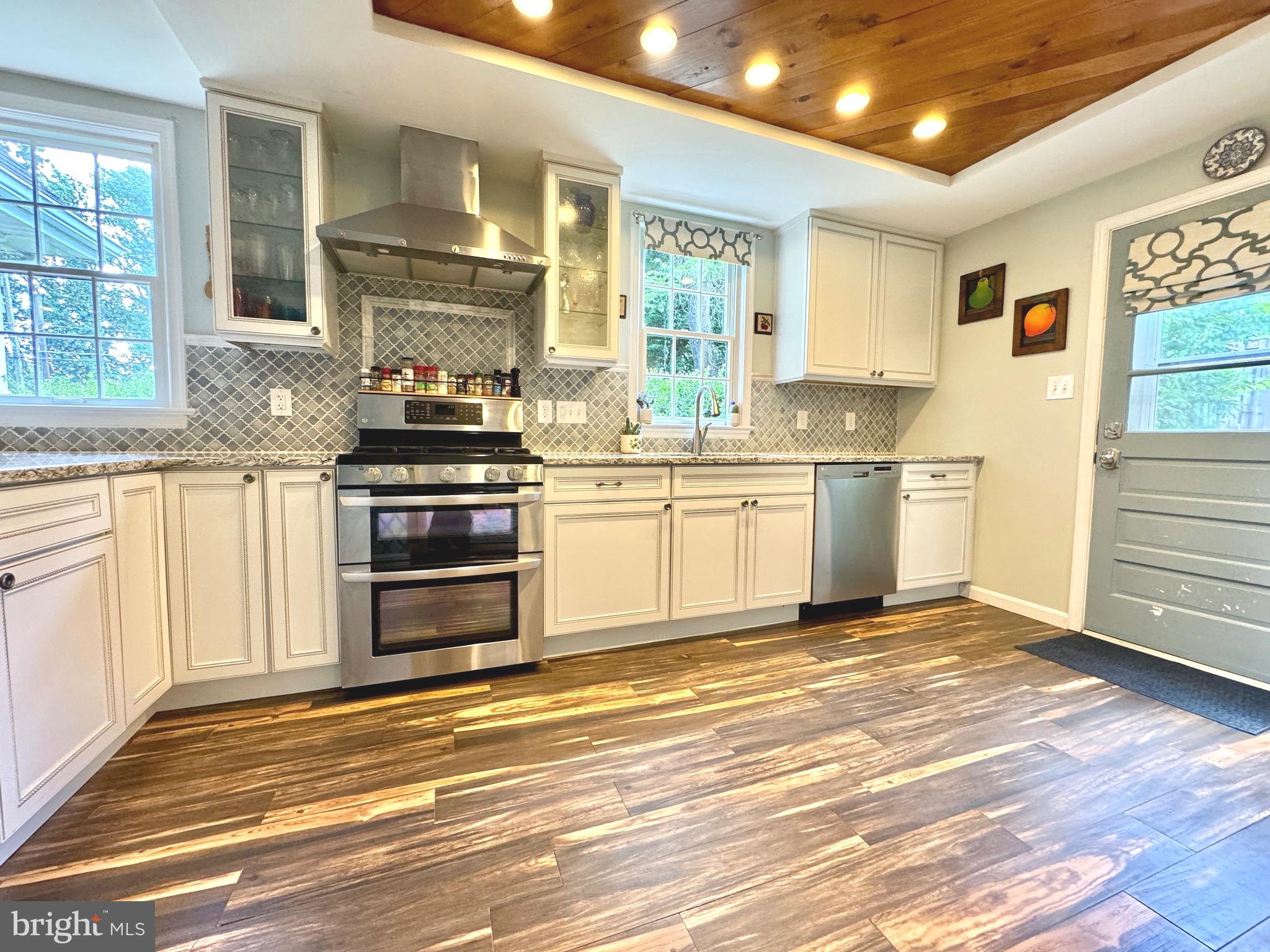 FALLS HILL - Residential Lease