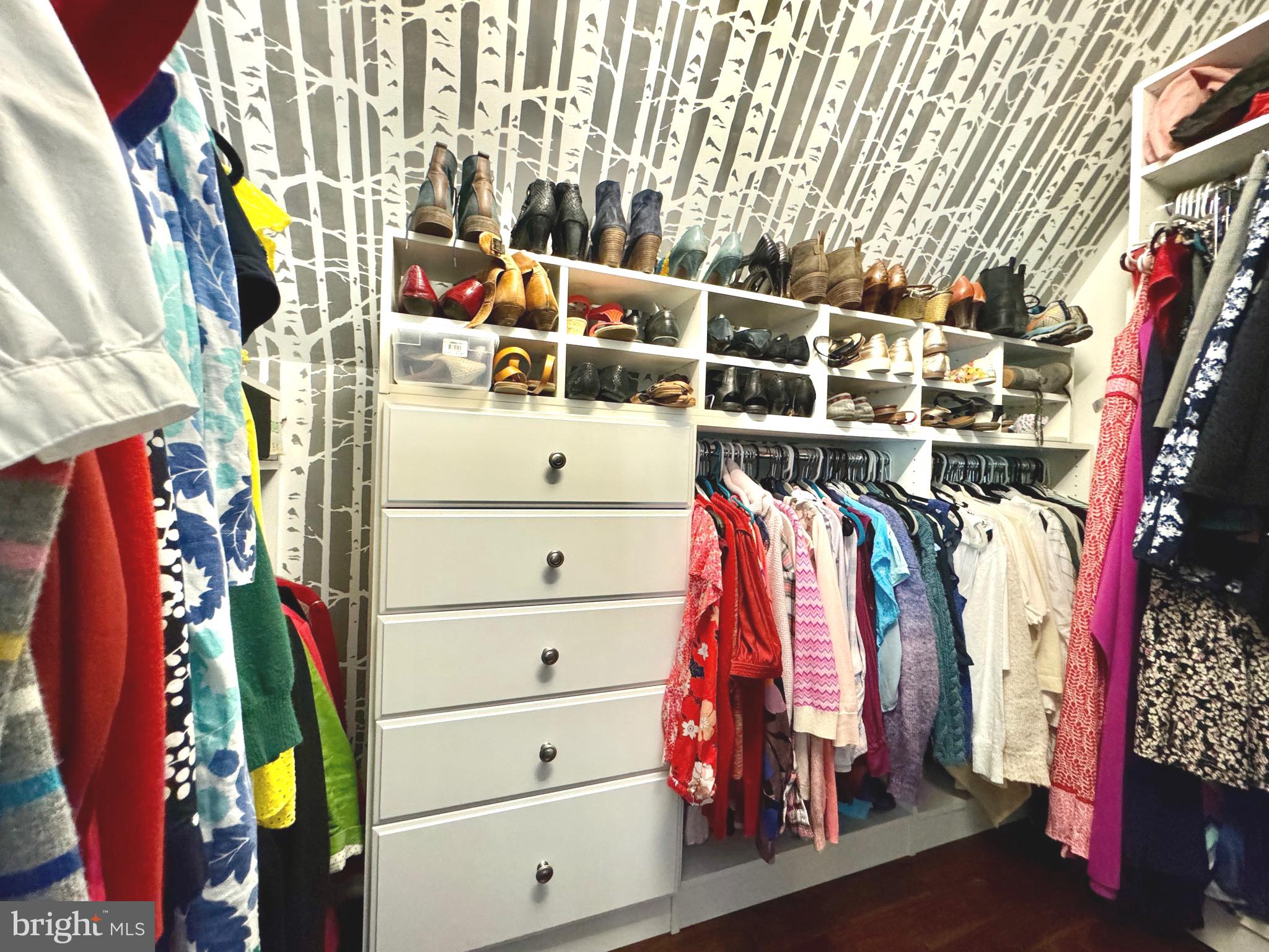 FALLS HILL - Residential Lease