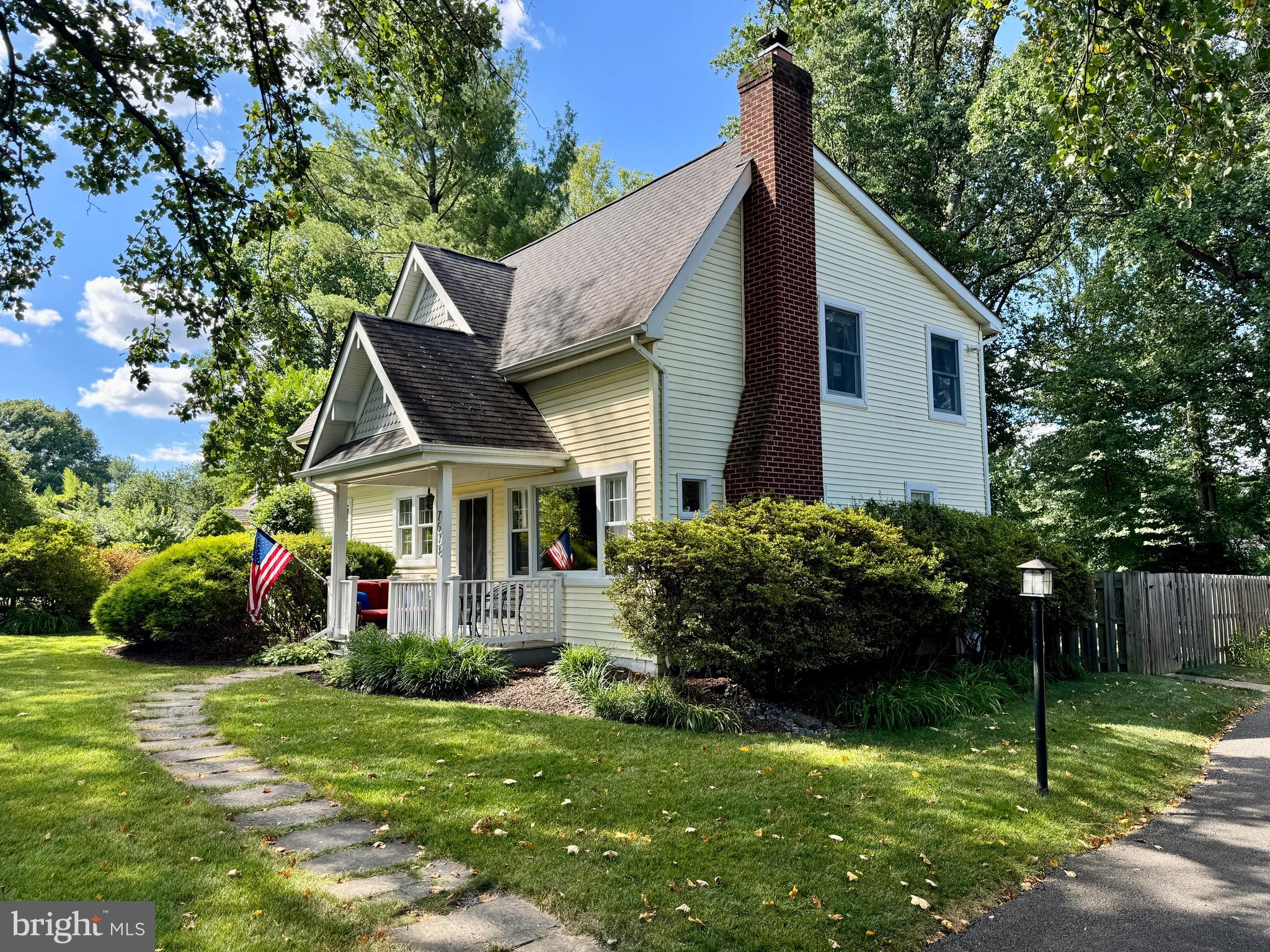 FALLS HILL - Residential Lease