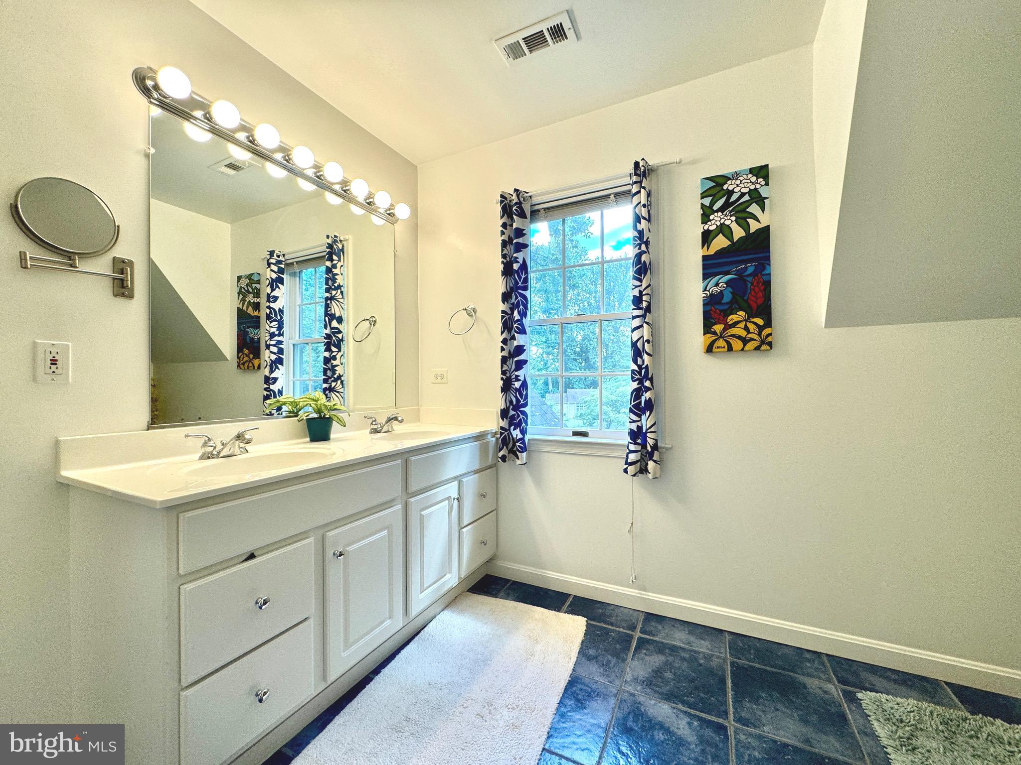 FALLS HILL - Residential Lease