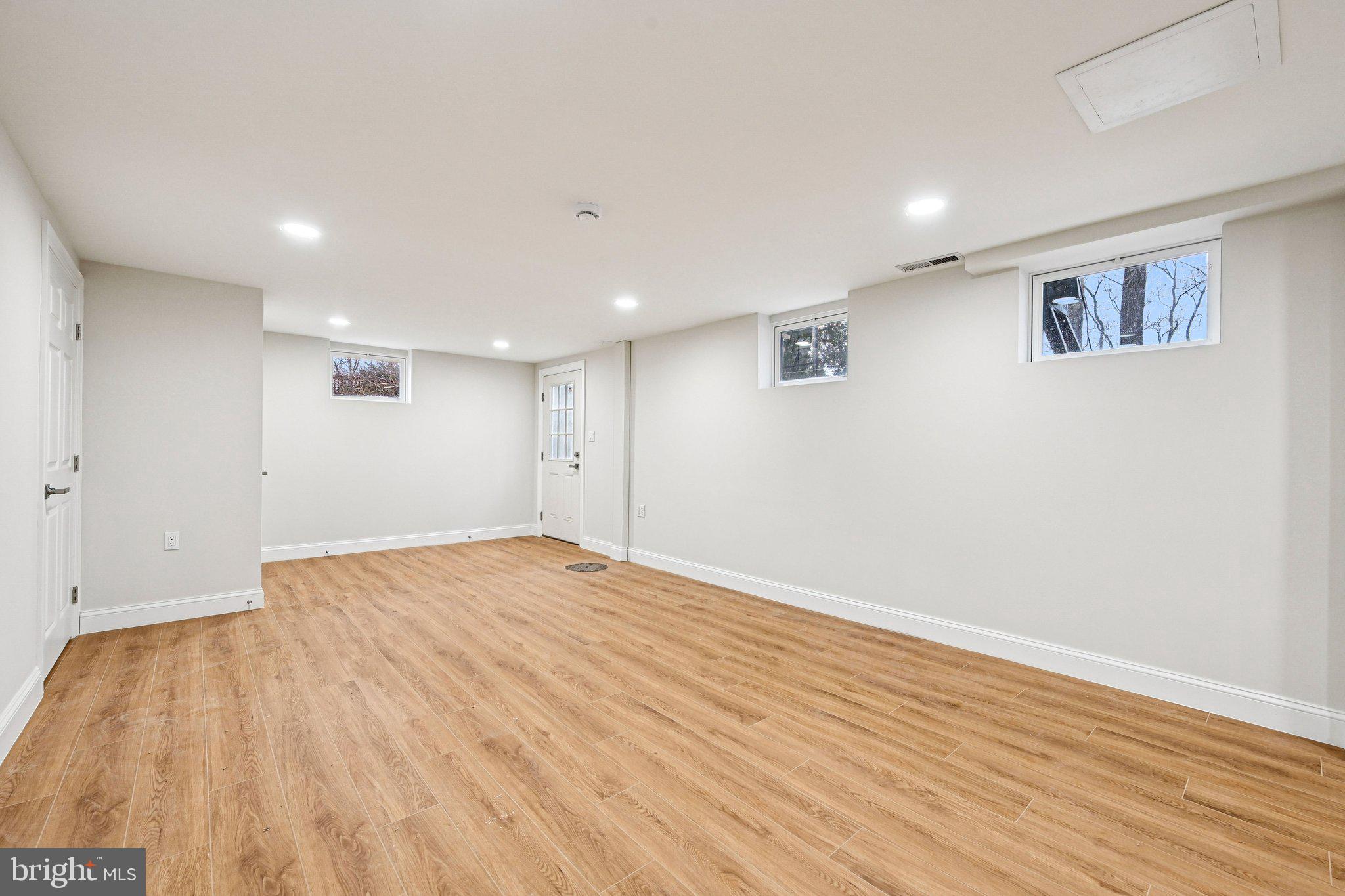 CARROLL SQUARE - Residential