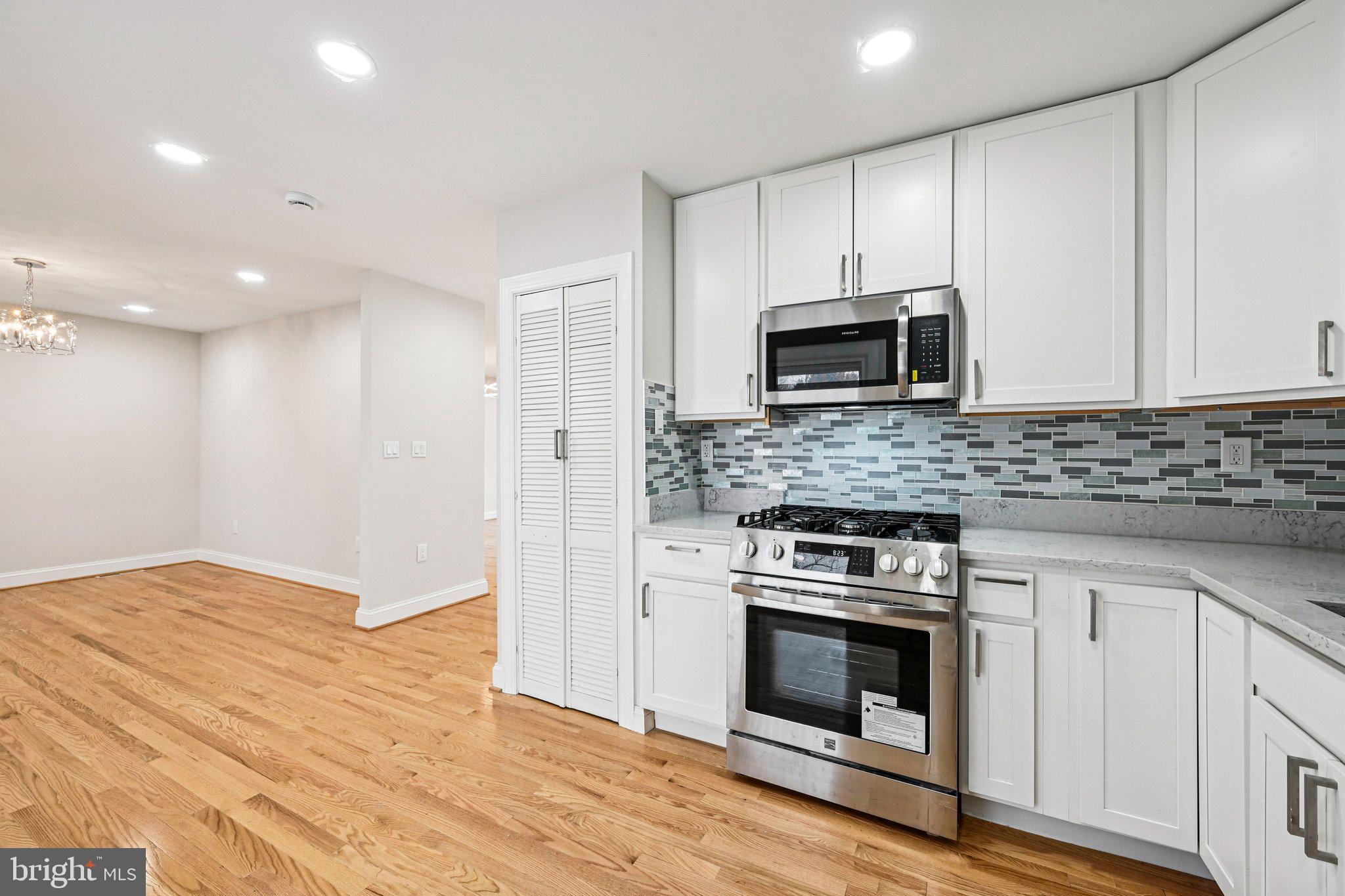 CARROLL SQUARE - Residential