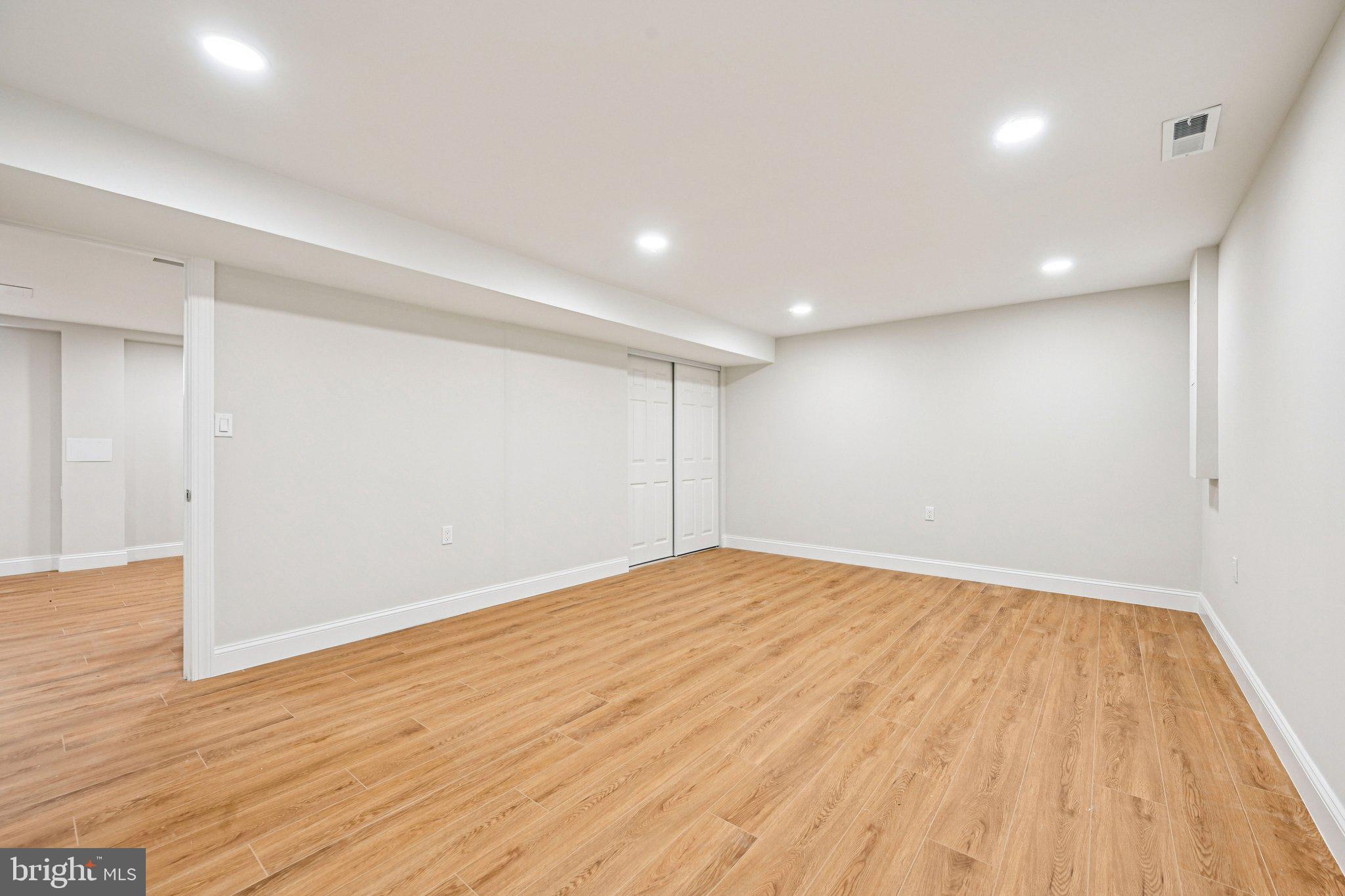 CARROLL SQUARE - Residential