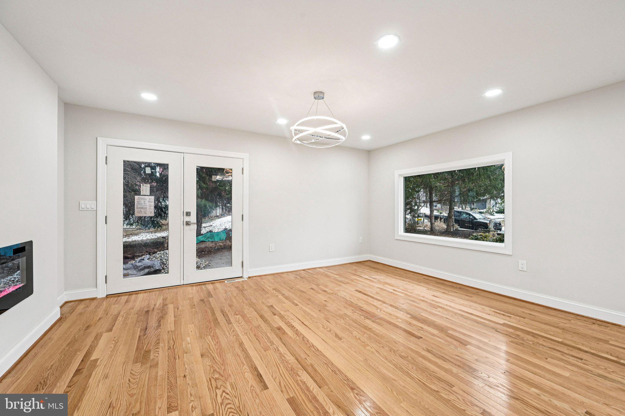 CARROLL SQUARE - Residential