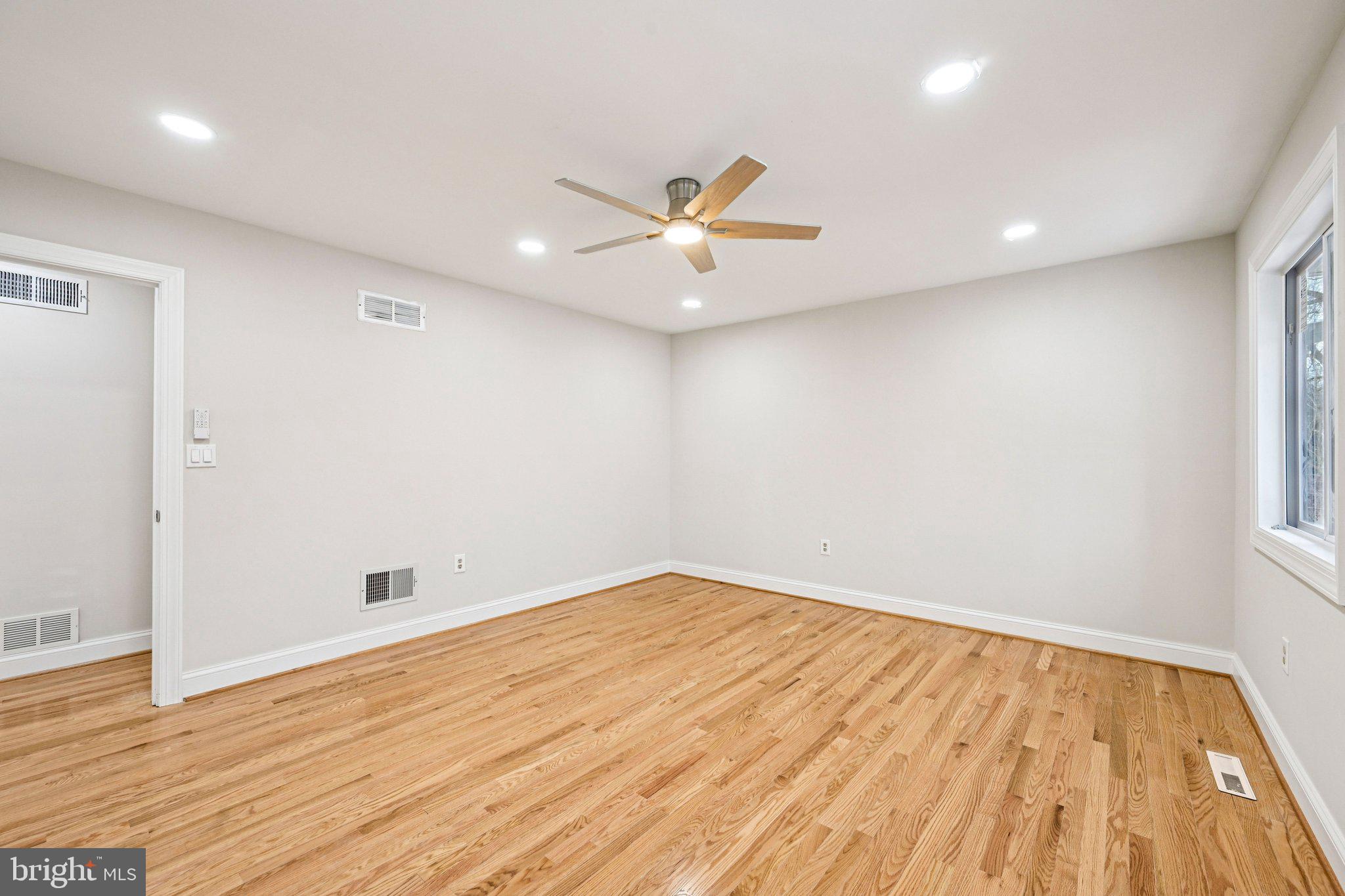 CARROLL SQUARE - Residential