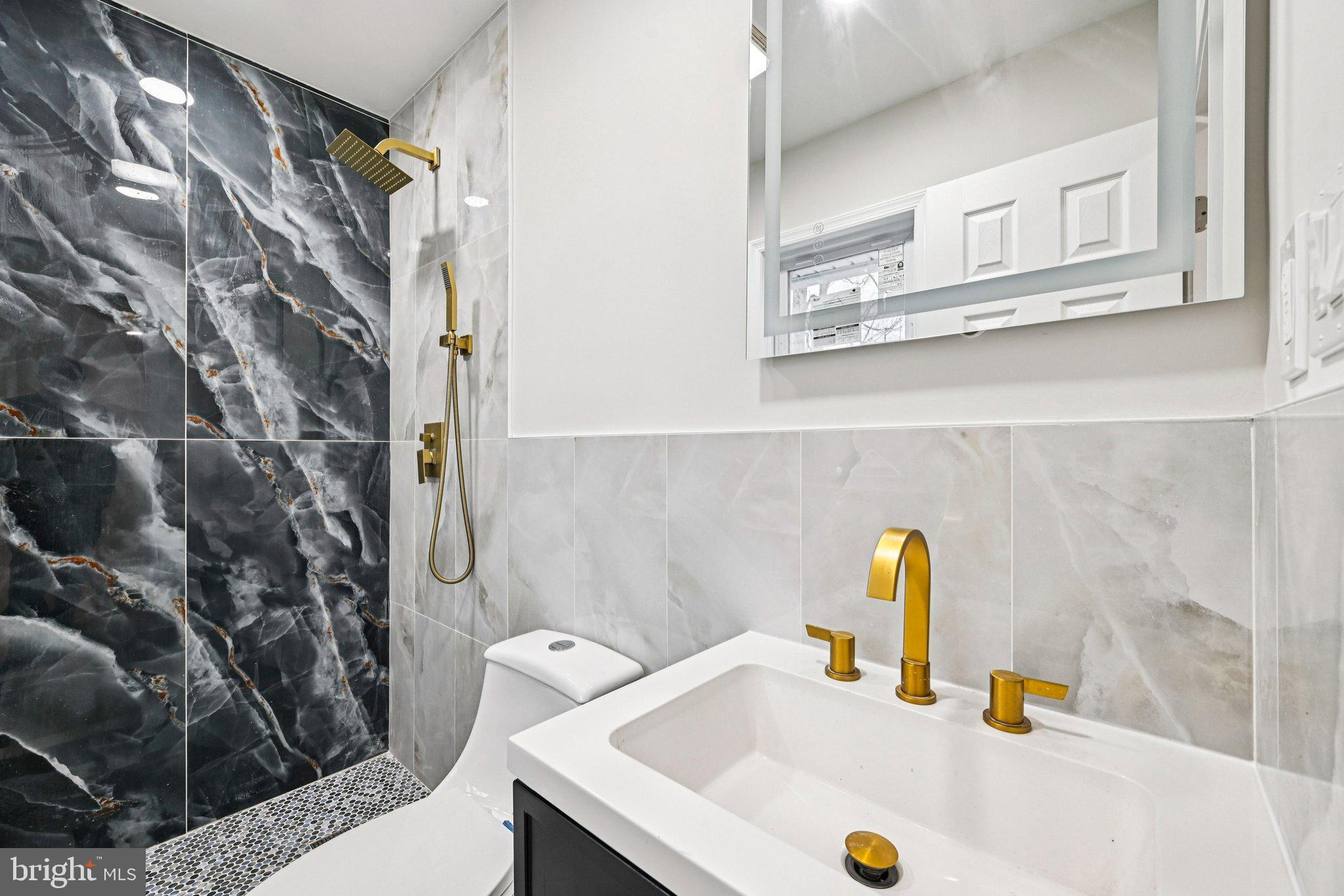 CARROLL SQUARE - Residential