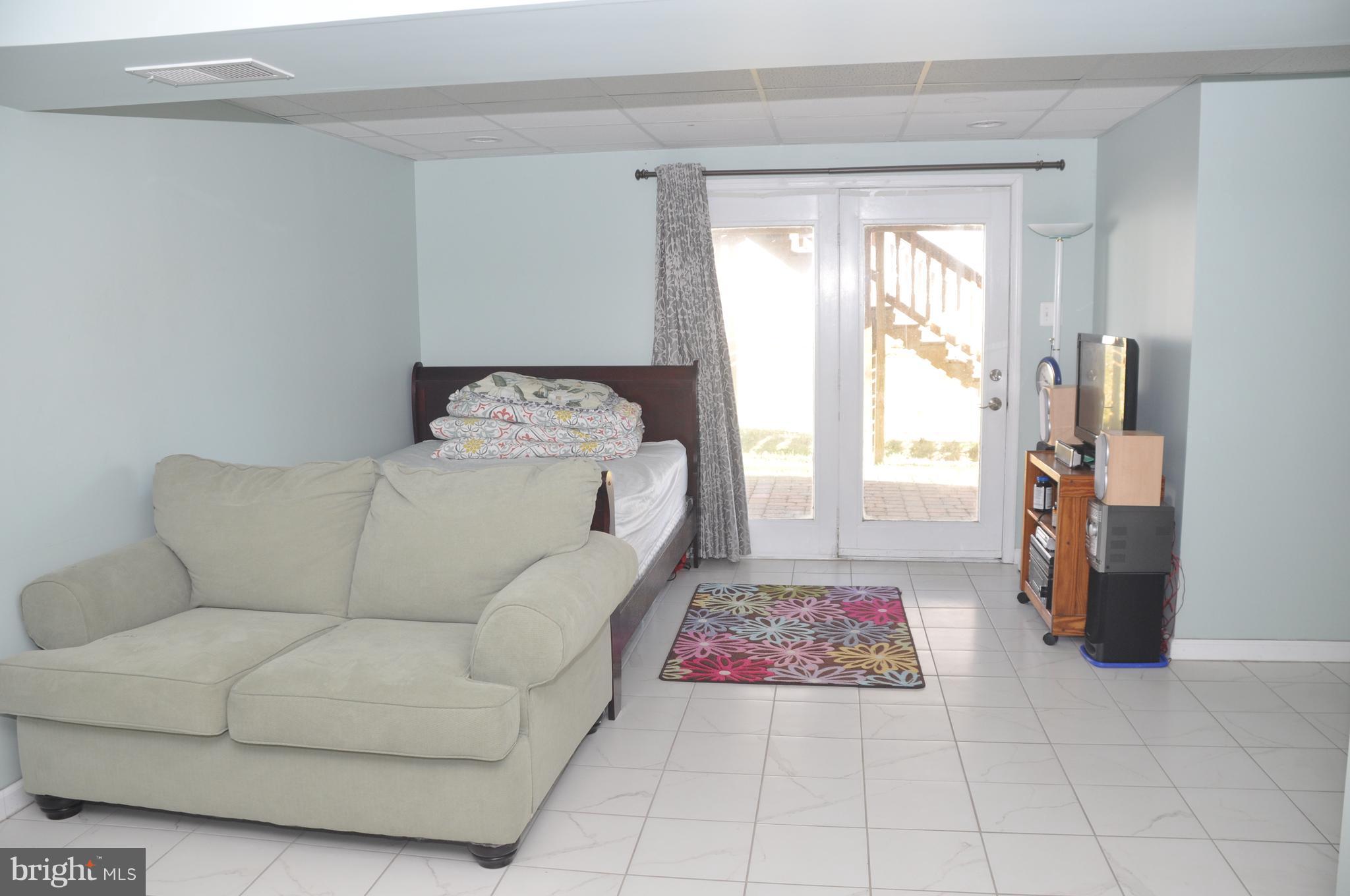 FOUR SEASONS ESTATES - Residential