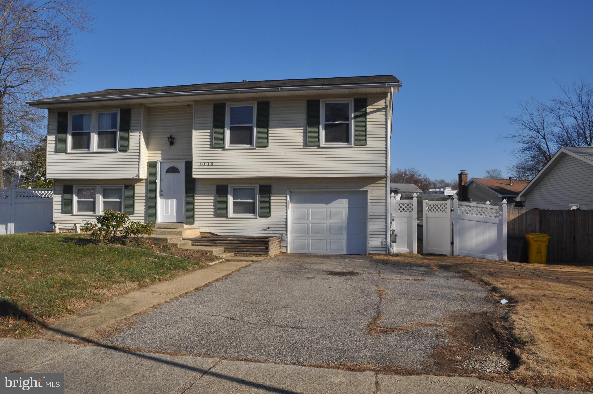 FOUR SEASONS ESTATES - Residential