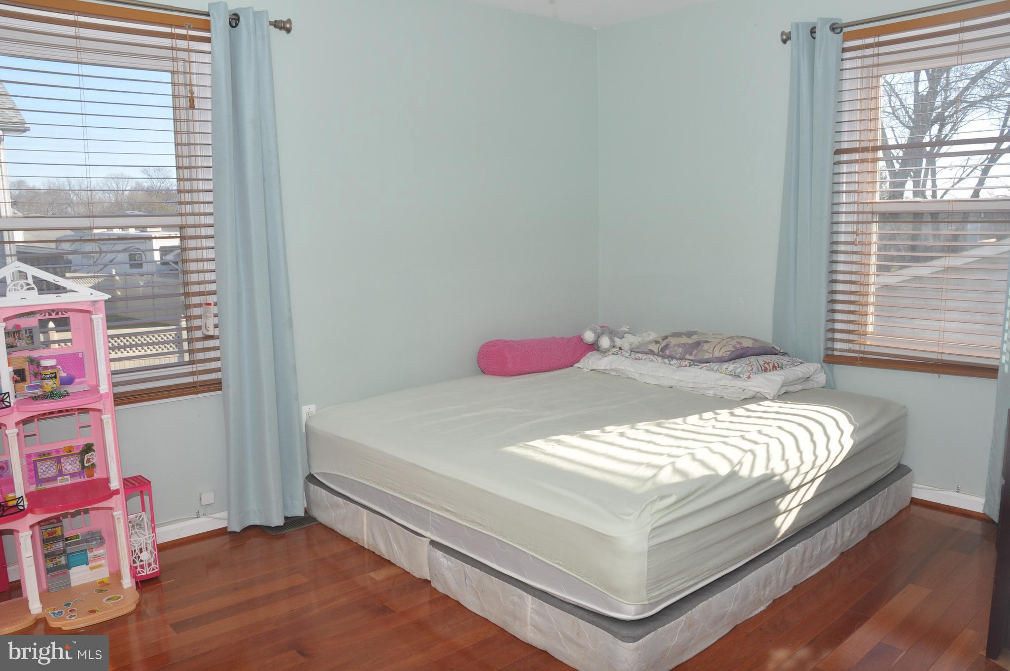 FOUR SEASONS ESTATES - Residential