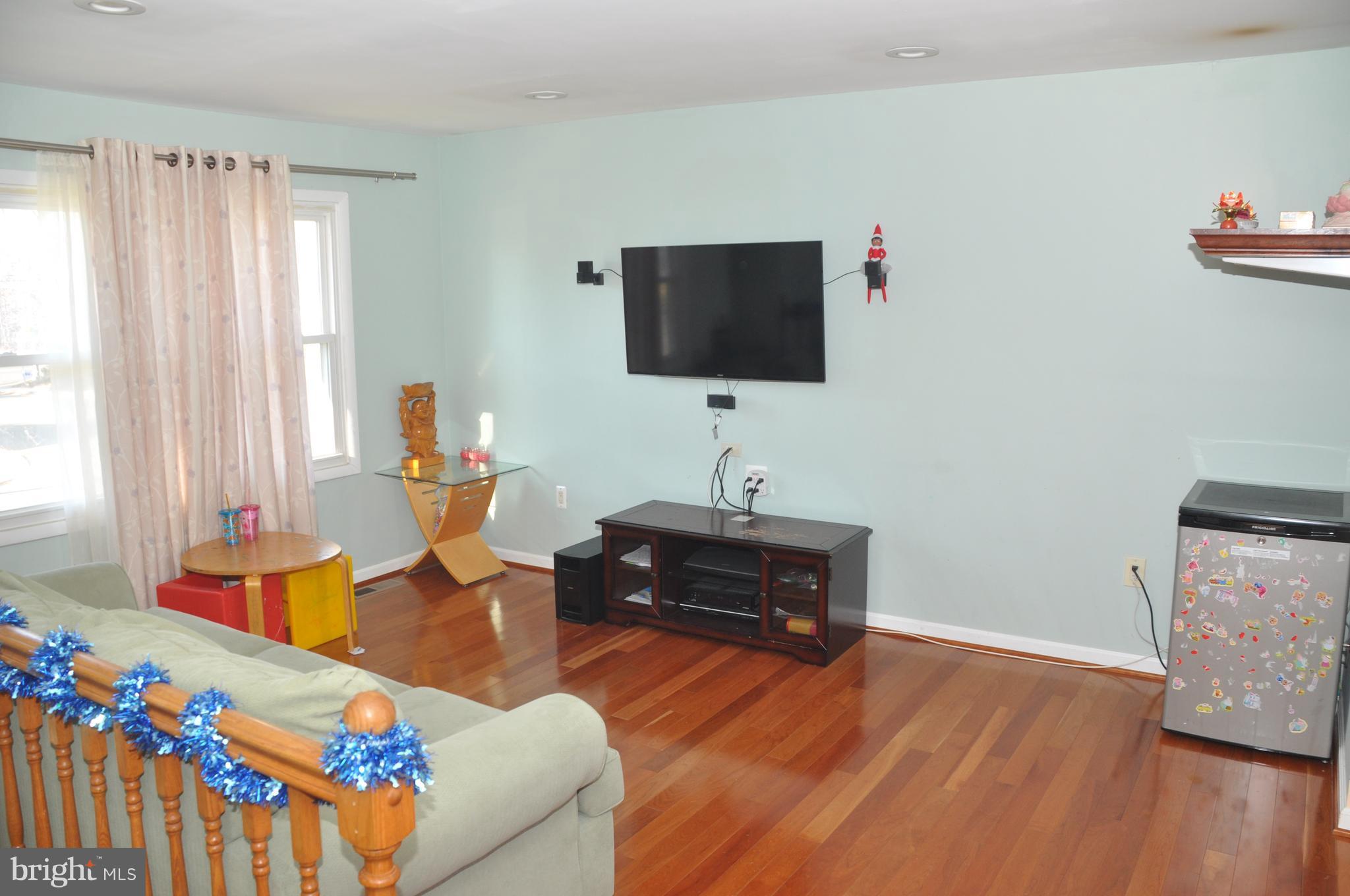 FOUR SEASONS ESTATES - Residential