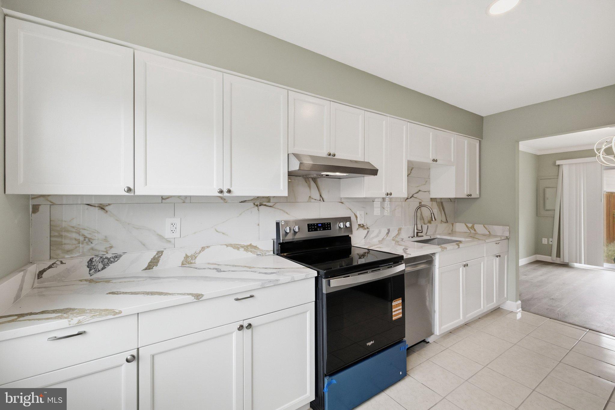 9053 SILVER MAPLE COURT