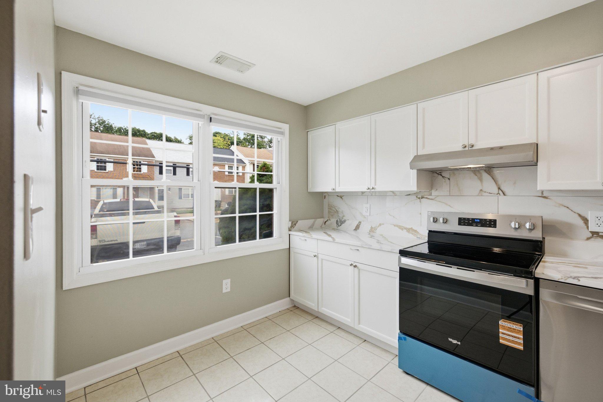 9053 SILVER MAPLE COURT
