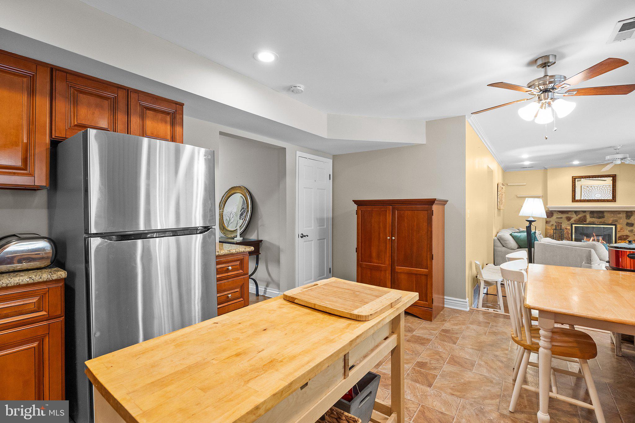 VALLEY MDWS - Residential