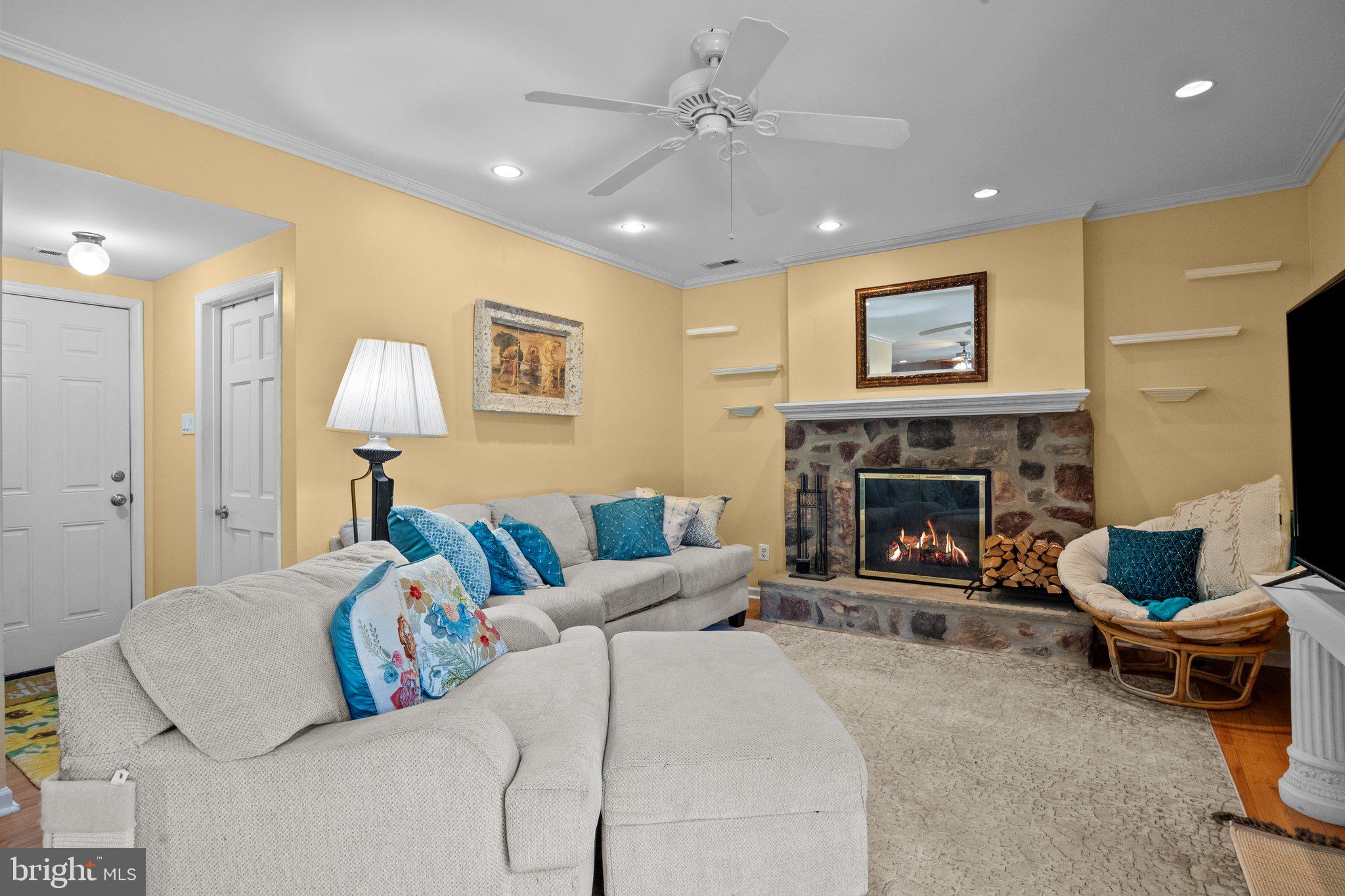 VALLEY MDWS - Residential