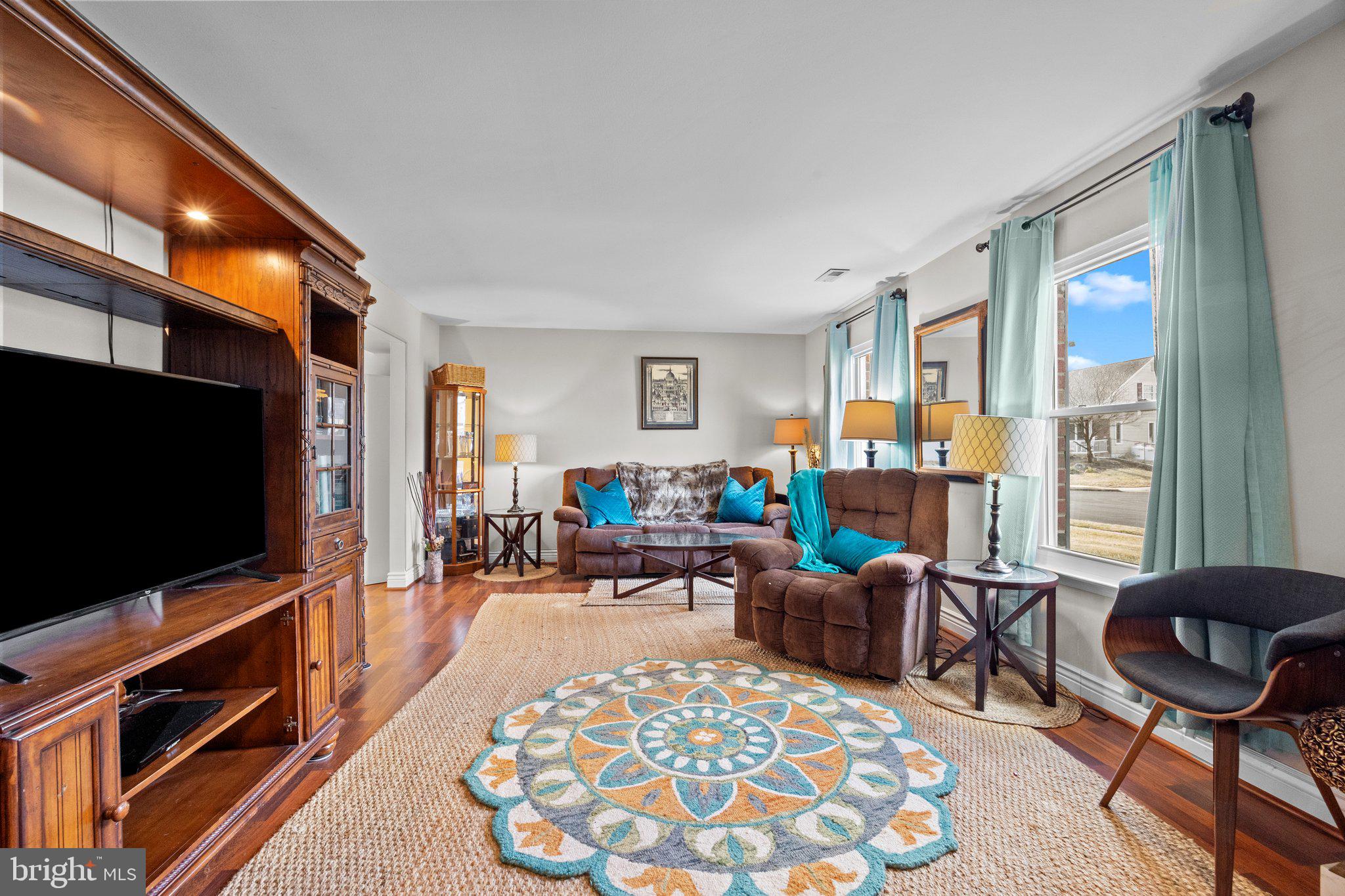 VALLEY MDWS - Residential