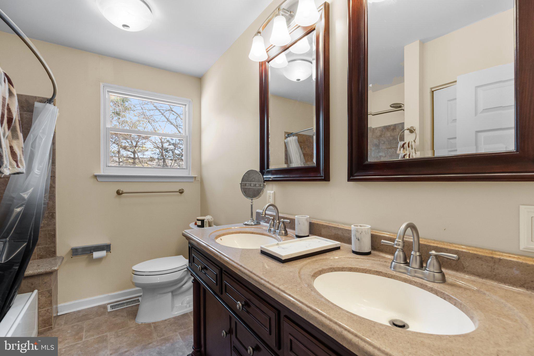 VALLEY MDWS - Residential