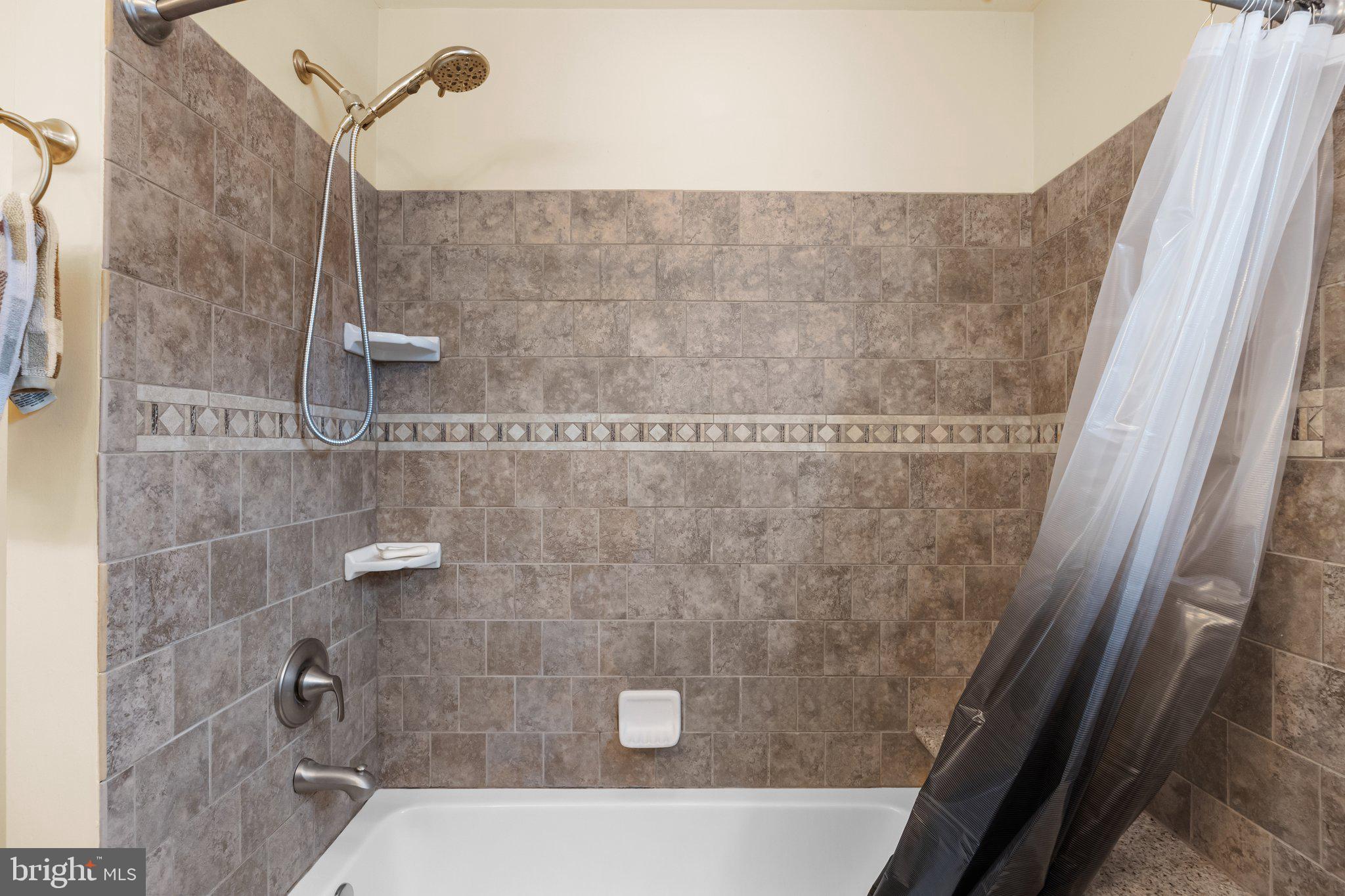 VALLEY MDWS - Residential