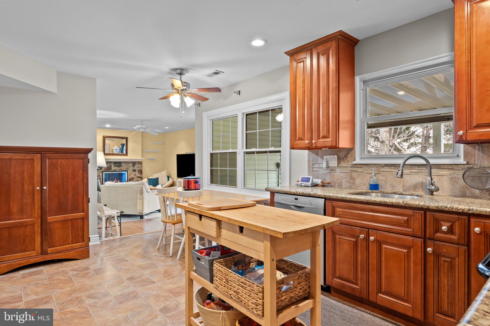 VALLEY MDWS - Residential