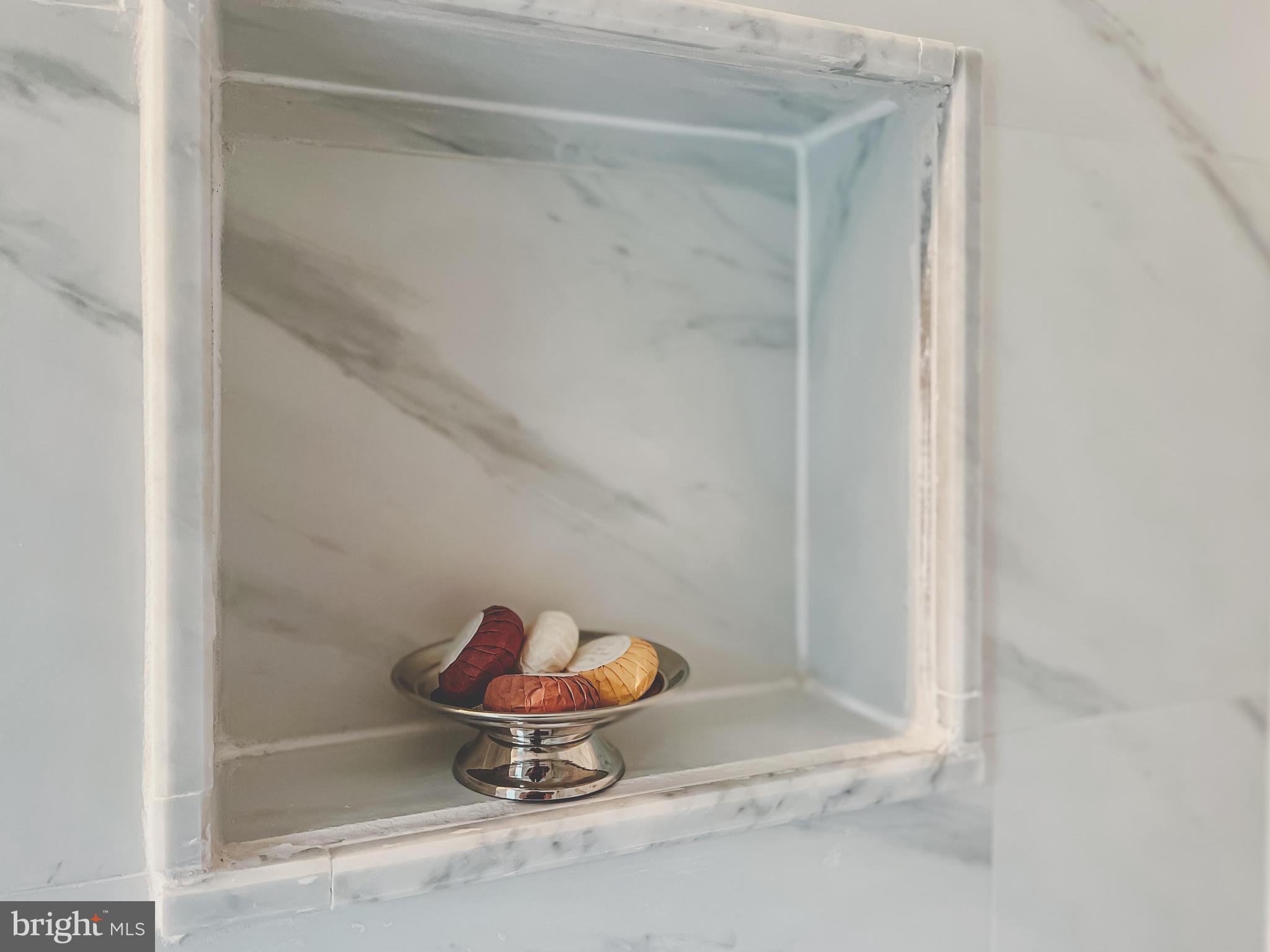 HUNTERS SQUARE - Residential