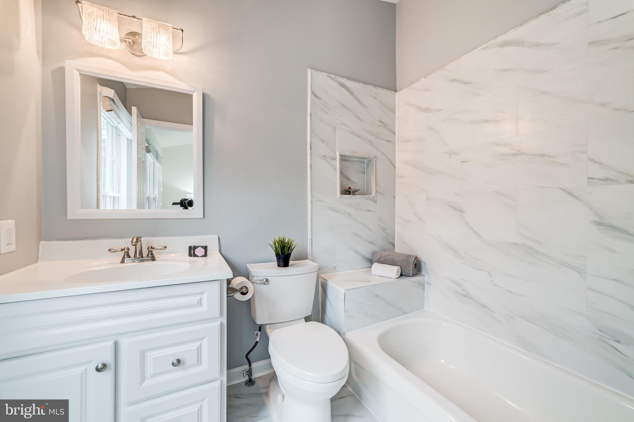 HUNTERS SQUARE - Residential