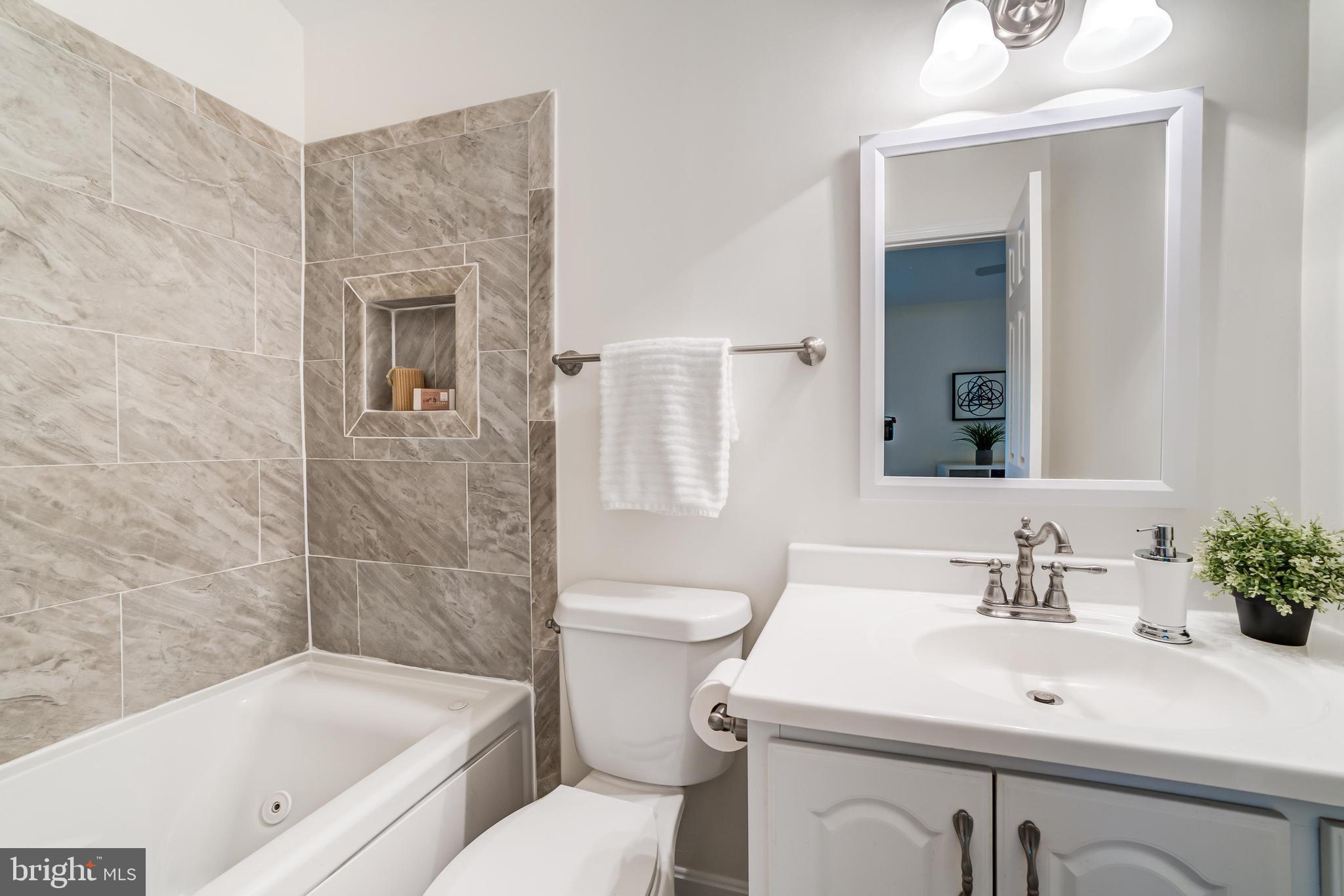 HUNTERS SQUARE - Residential