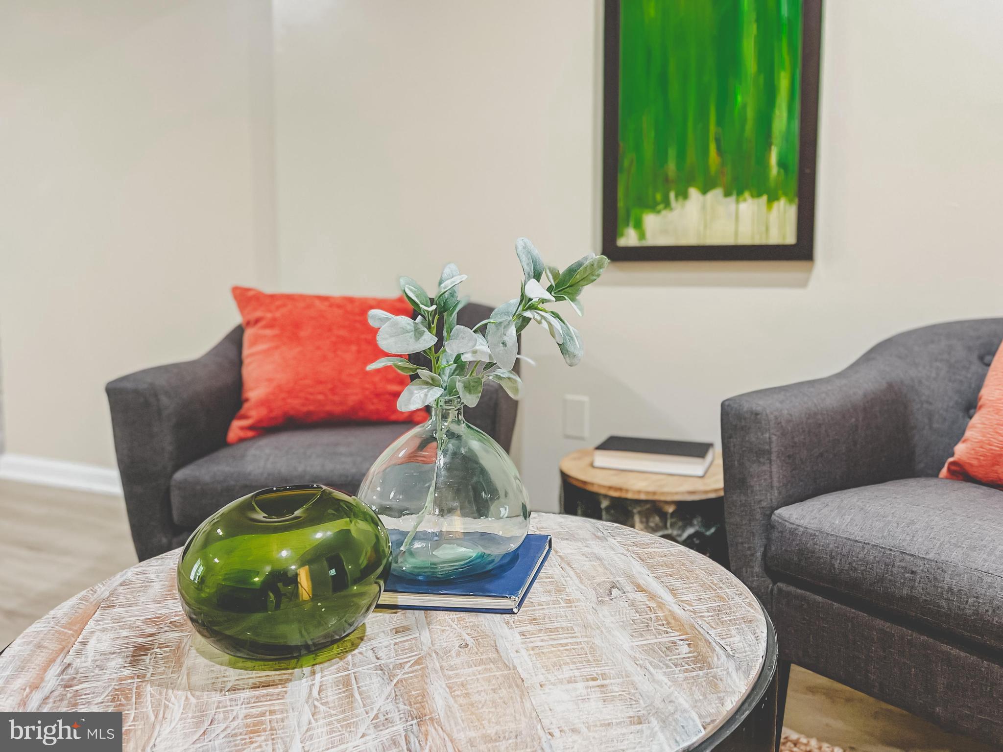 HUNTERS SQUARE - Residential