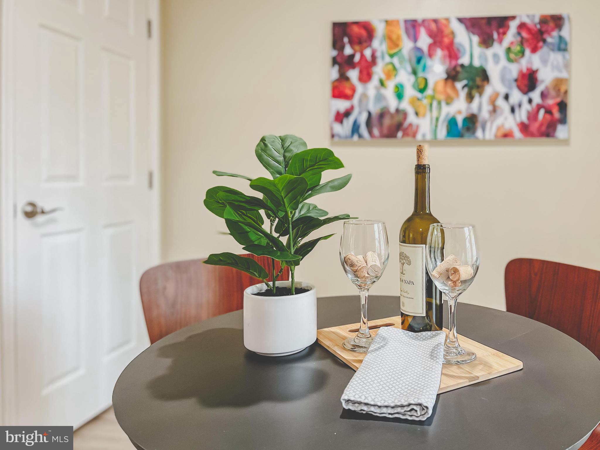 HUNTERS SQUARE - Residential